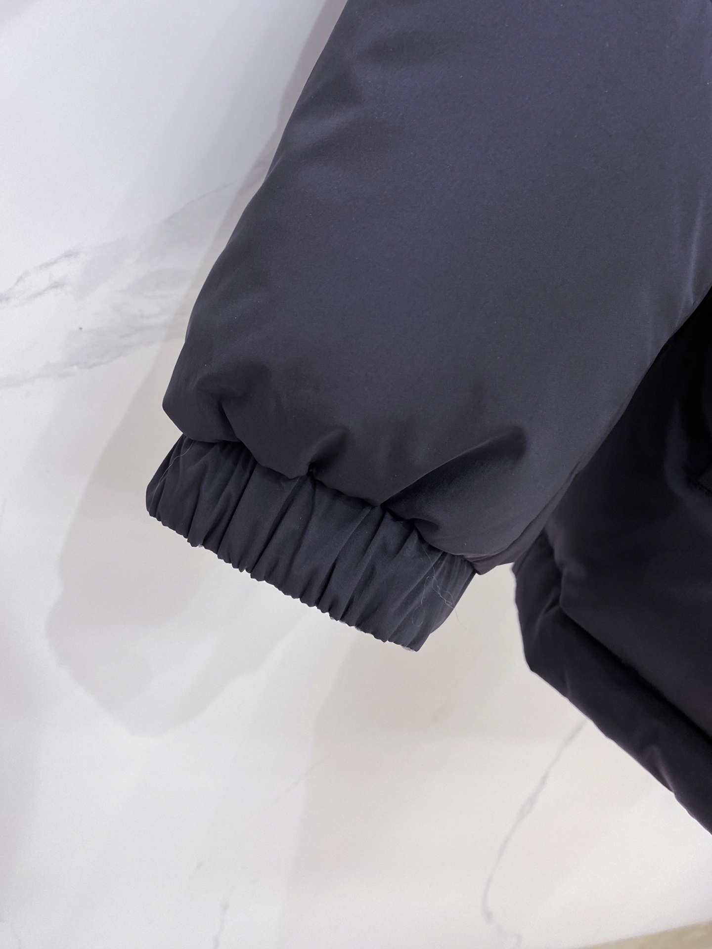 爆款羽绒服 双面穿袖子可拆卸 Gucci 古奇 2025新款羽绒服秀场新品，袖子可拆卸，一衣四穿。品相非