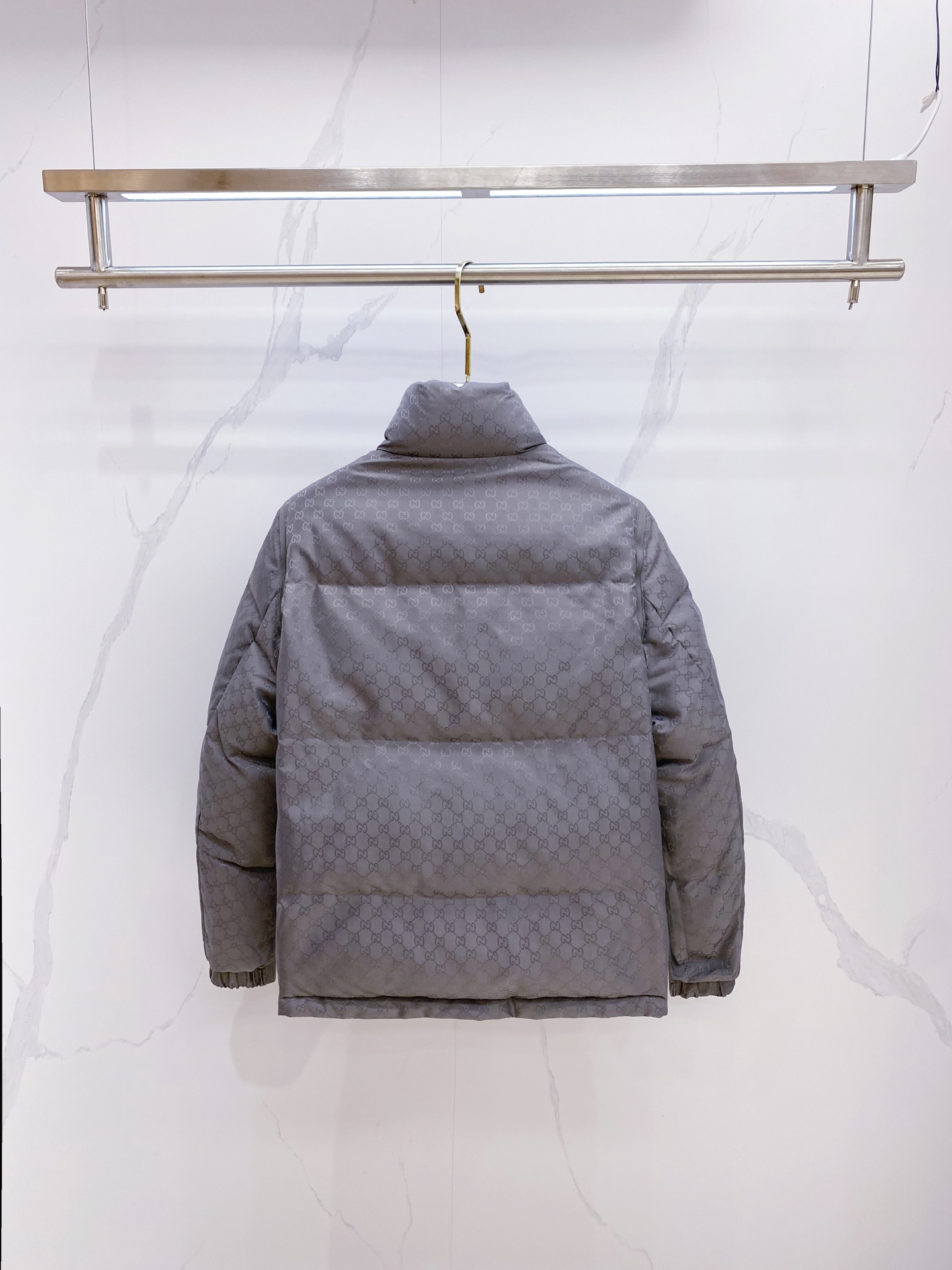 爆款羽绒服 双面穿袖子可拆卸 Gucci 古奇 2025新款羽绒服秀场新品，袖子可拆卸，一衣四穿。品相非