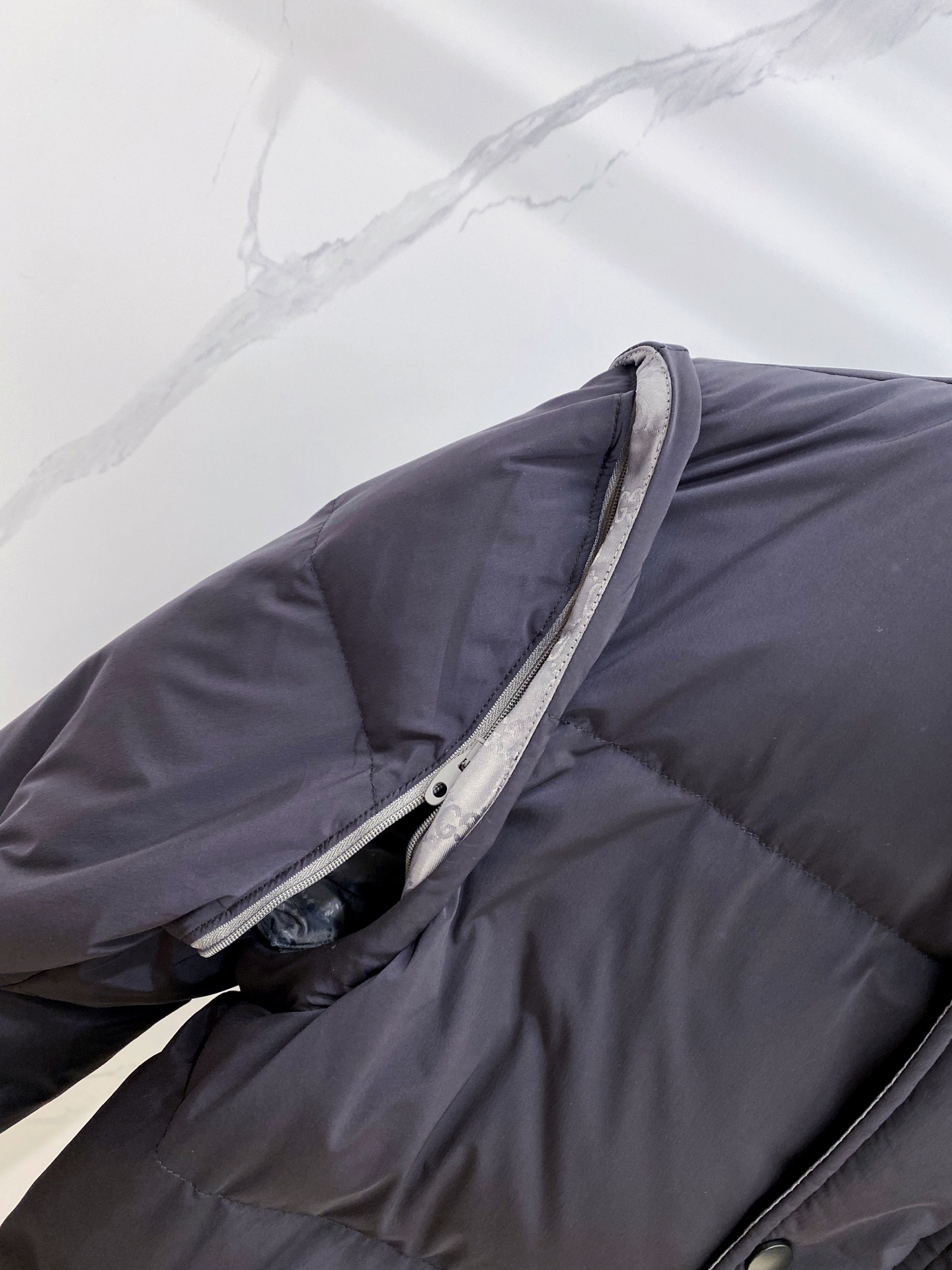 爆款羽绒服 双面穿袖子可拆卸 Gucci 古奇 2025新款羽绒服秀场新品，袖子可拆卸，一衣四穿。品相非