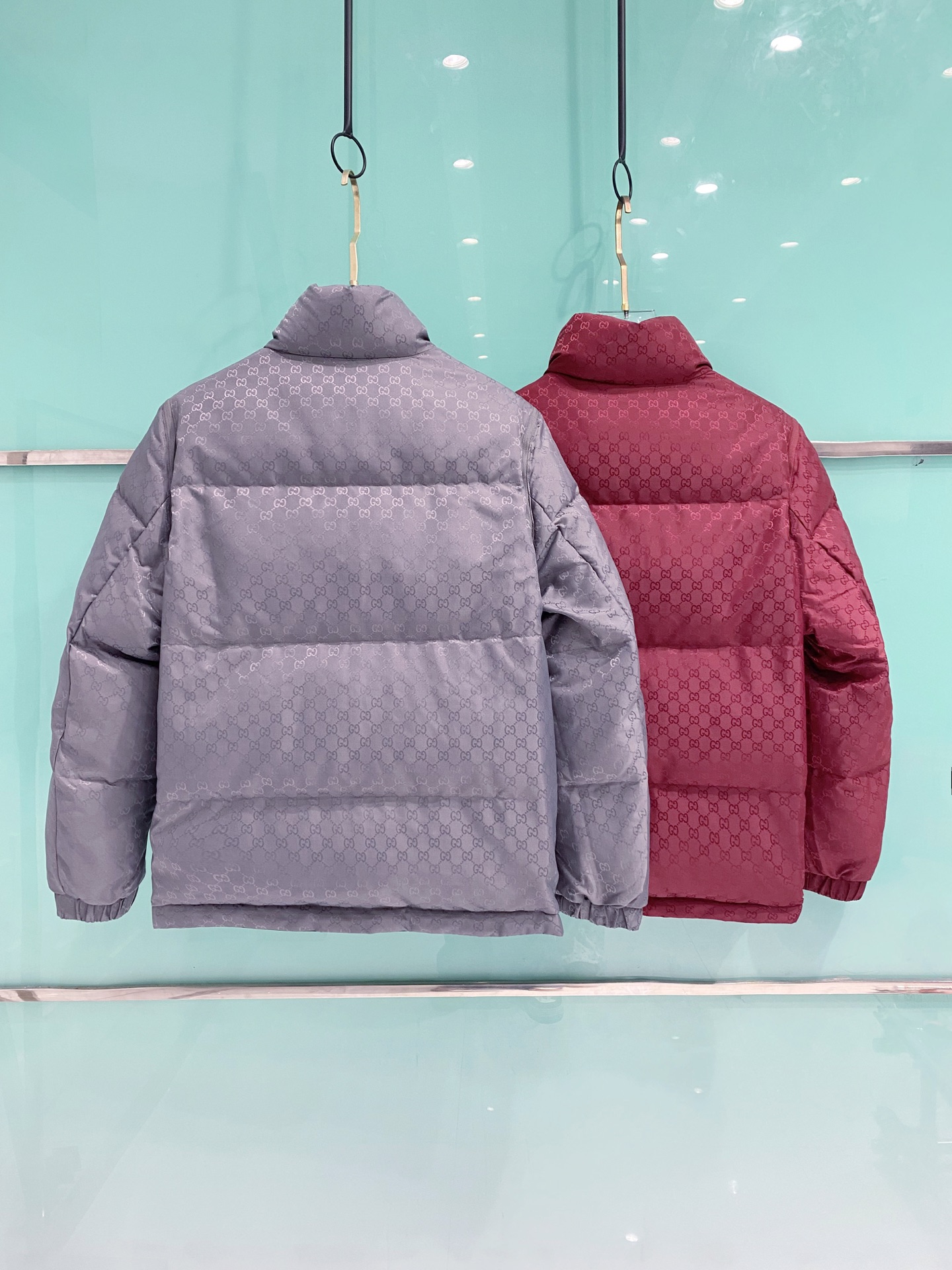 爆款羽绒服 双面穿袖子可拆卸 Gucci 古奇 2025新款羽绒服秀场新品，袖子可拆卸，一衣四穿。品相非