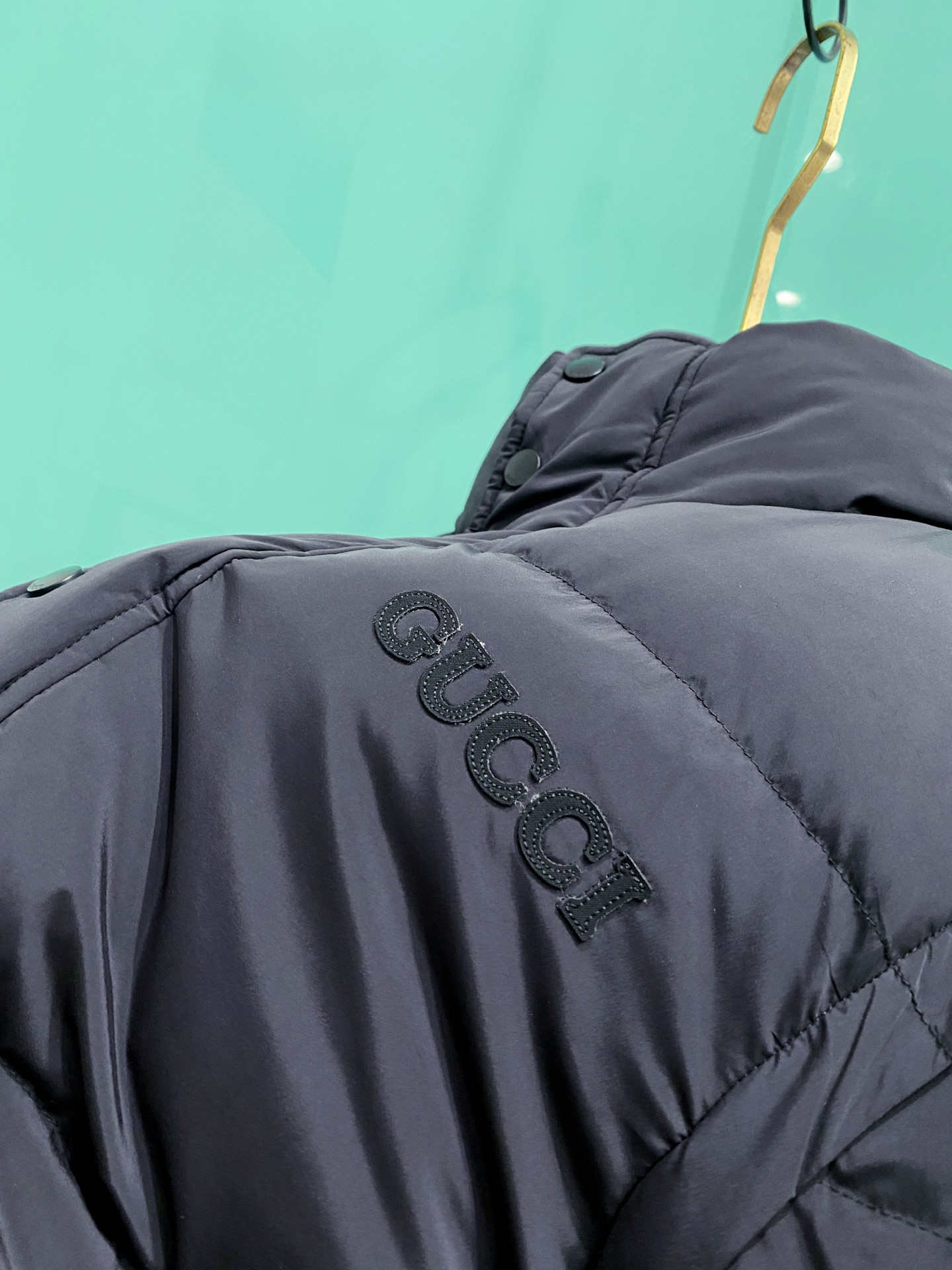 爆款羽绒服 双面穿袖子可拆卸 Gucci 古奇 2025新款羽绒服秀场新品，袖子可拆卸，一衣四穿。品相非