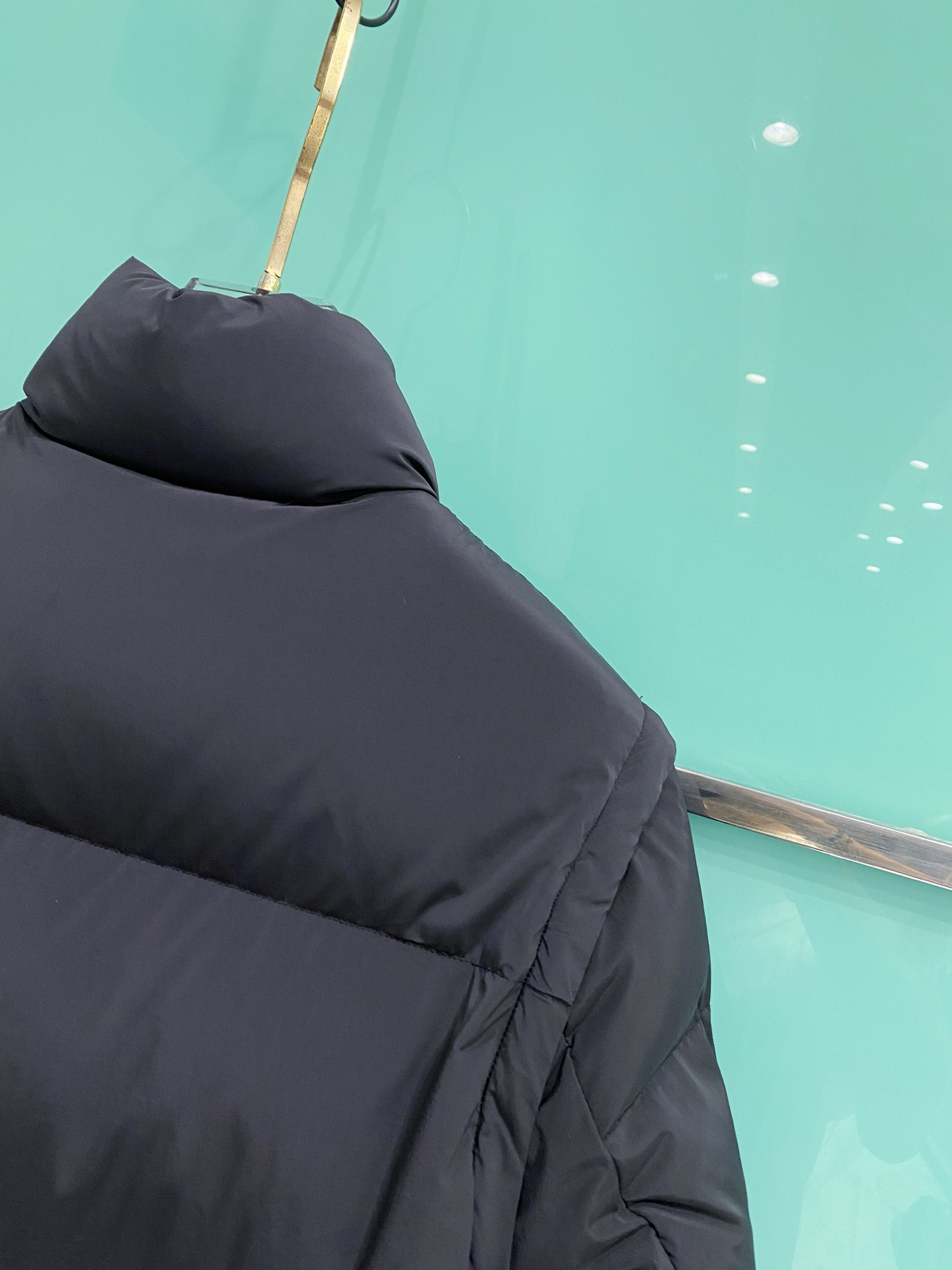 爆款羽绒服 双面穿袖子可拆卸 Gucci 古奇 2025新款羽绒服秀场新品，袖子可拆卸，一衣四穿。品相非