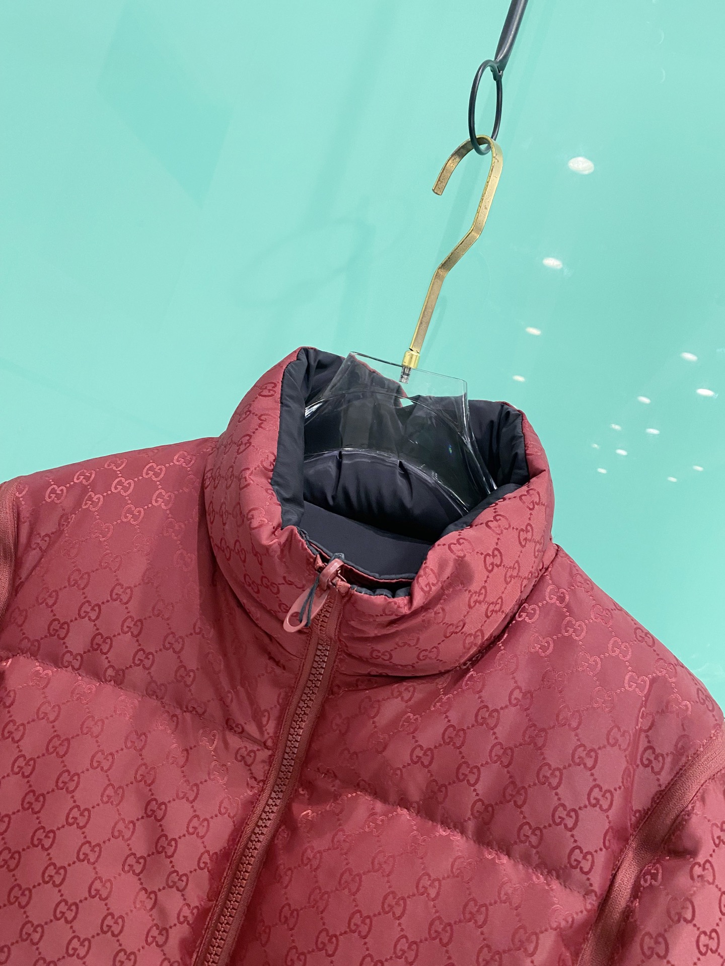 爆款羽绒服 双面穿袖子可拆卸 Gucci 古奇 2025新款羽绒服秀场新品，袖子可拆卸，一衣四穿。品相非