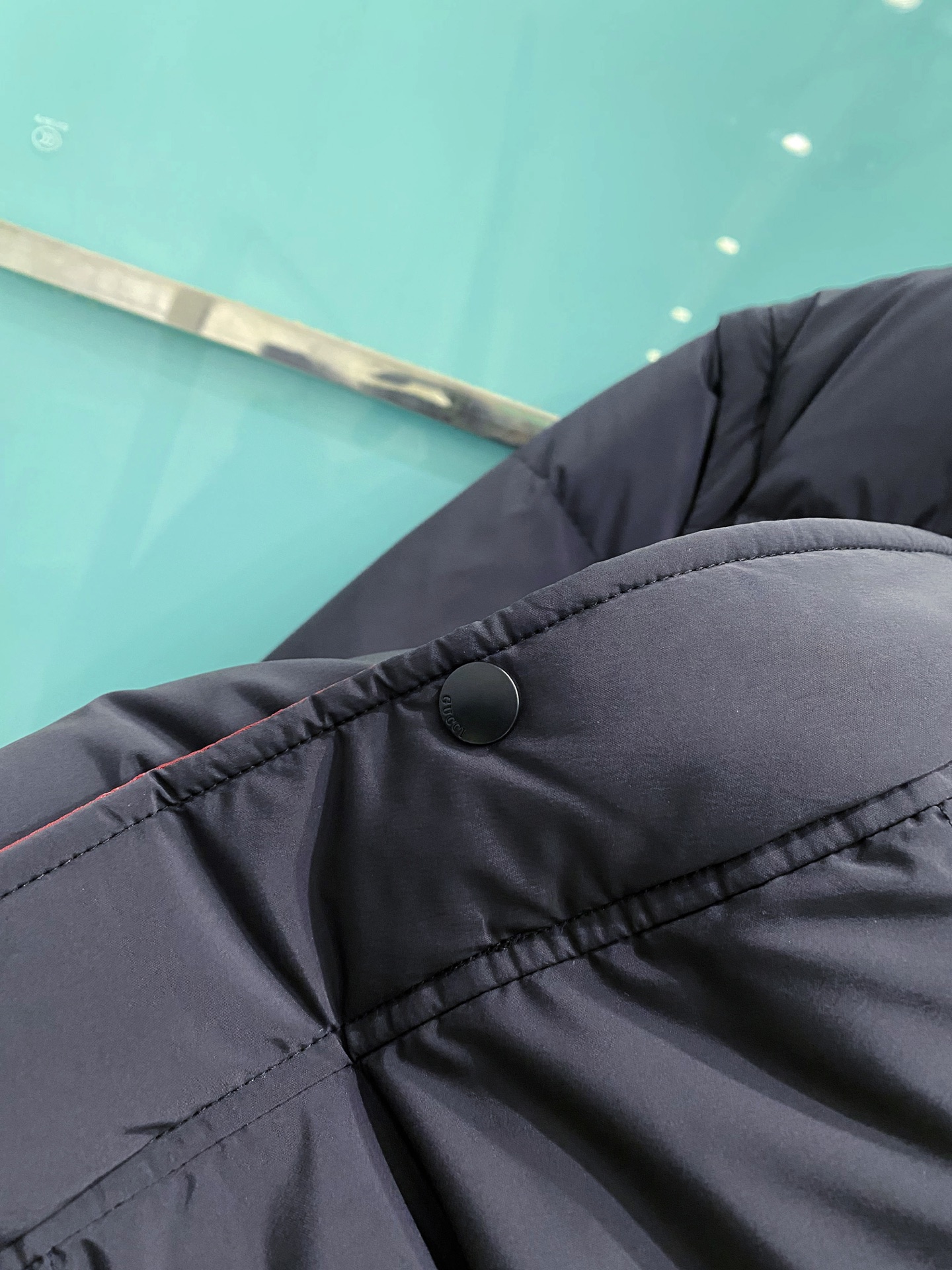 爆款羽绒服 双面穿袖子可拆卸 Gucci 古奇 2025新款羽绒服秀场新品，袖子可拆卸，一衣四穿。品相非