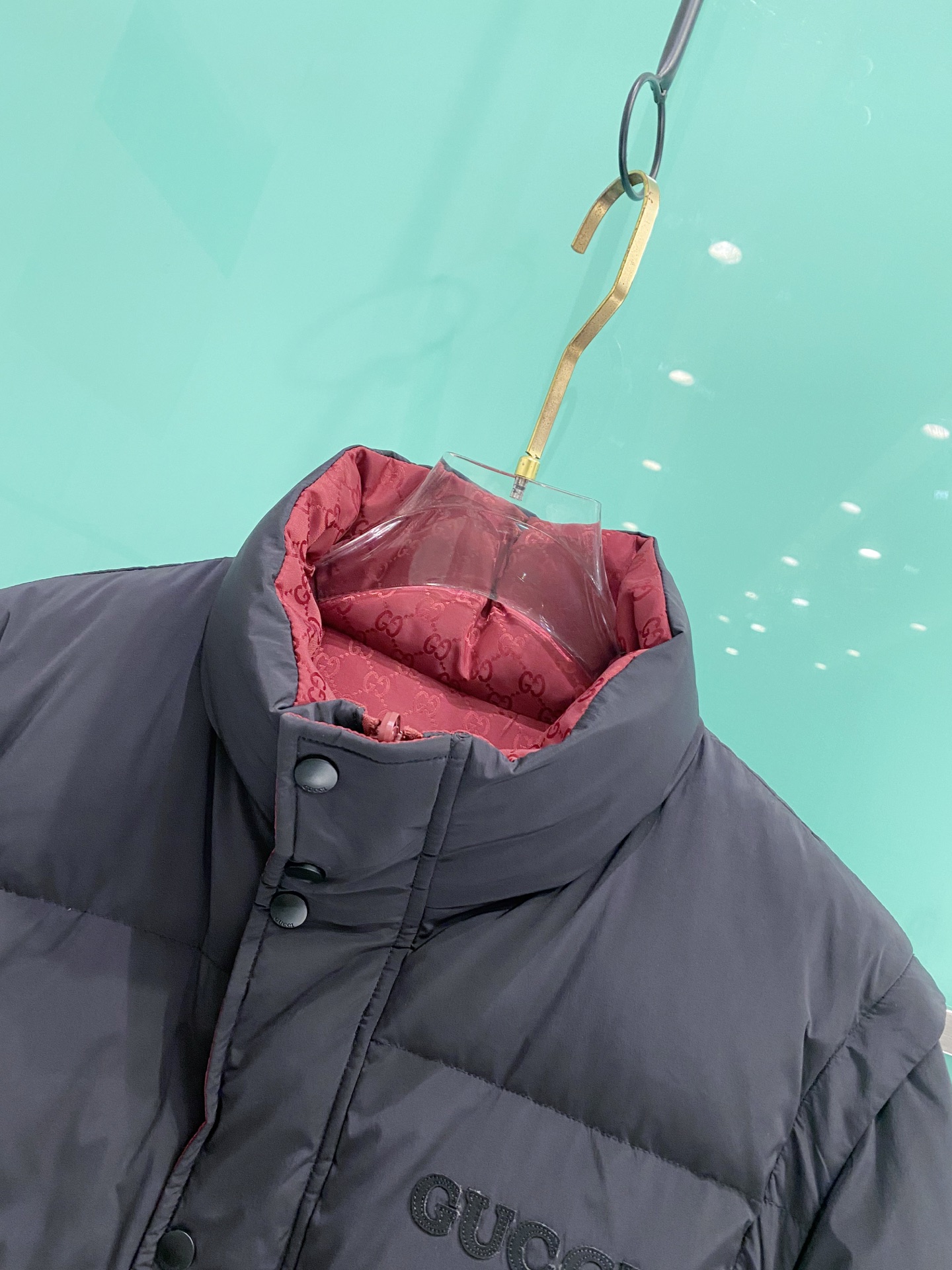 爆款羽绒服 双面穿袖子可拆卸 Gucci 古奇 2025新款羽绒服秀场新品，袖子可拆卸，一衣四穿。品相非