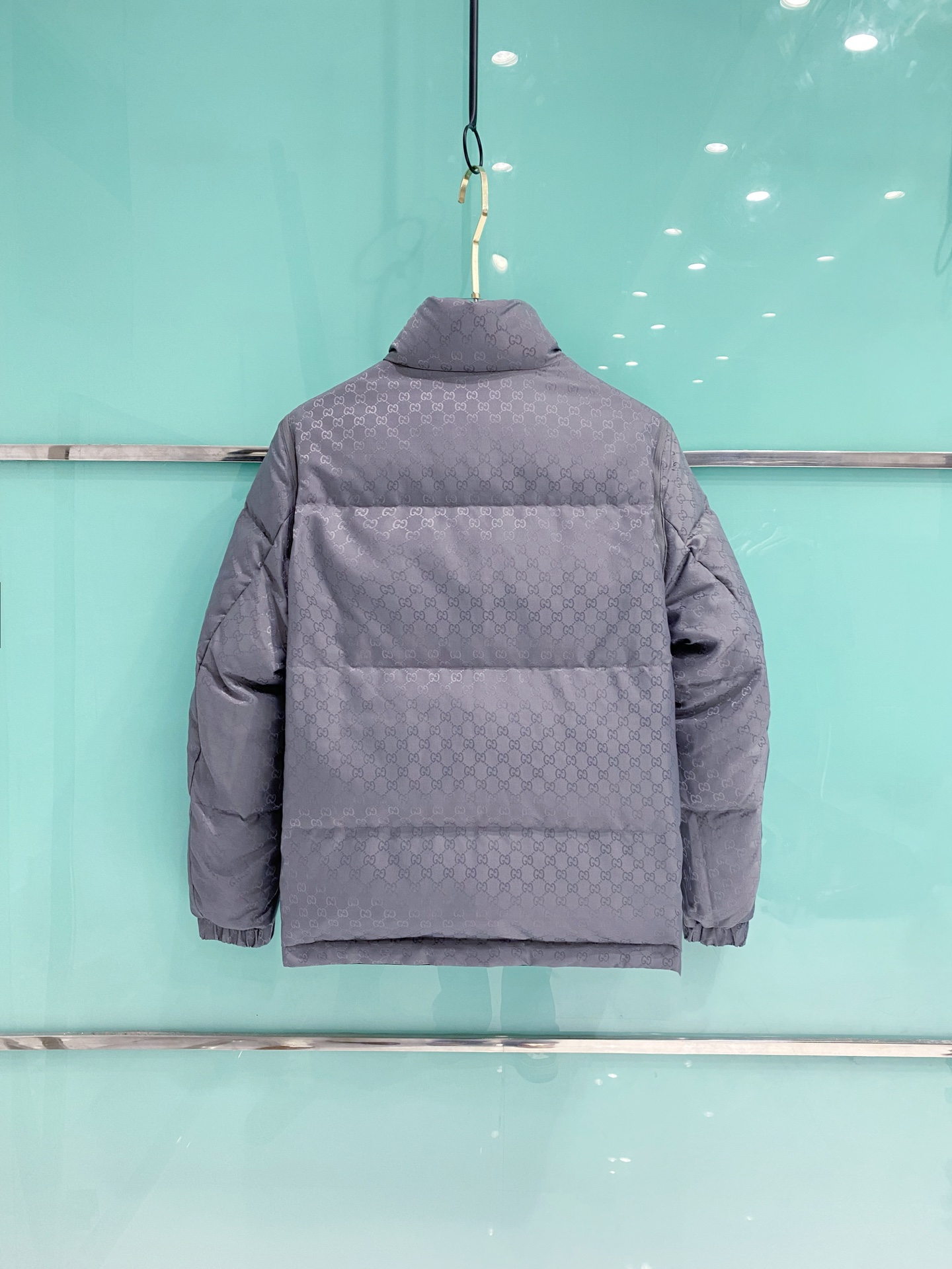 爆款羽绒服 双面穿袖子可拆卸 Gucci 古奇 2025新款羽绒服秀场新品，袖子可拆卸，一衣四穿。品相非