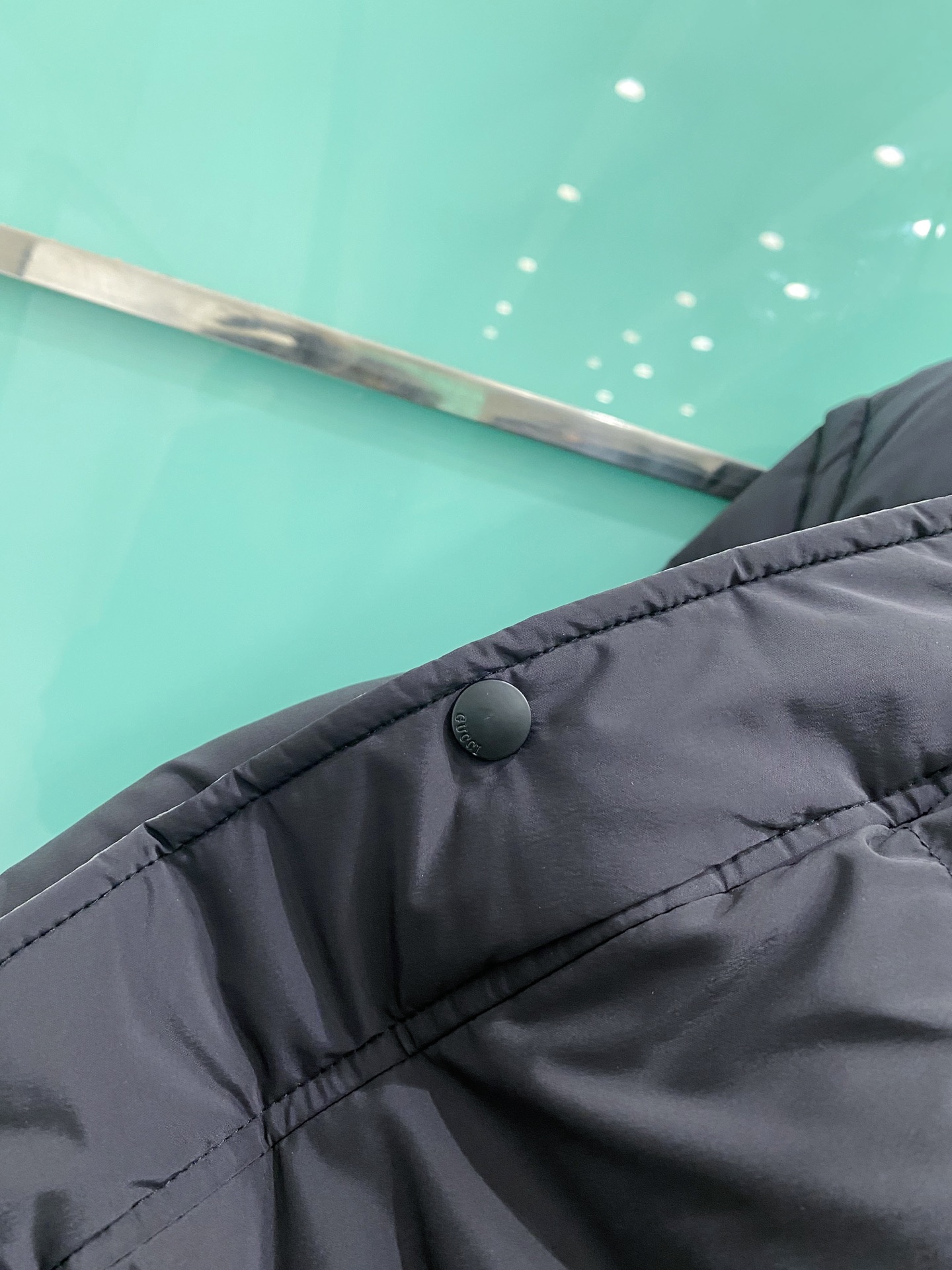 爆款羽绒服 双面穿袖子可拆卸 Gucci 古奇 2025新款羽绒服秀场新品，袖子可拆卸，一衣四穿。品相非