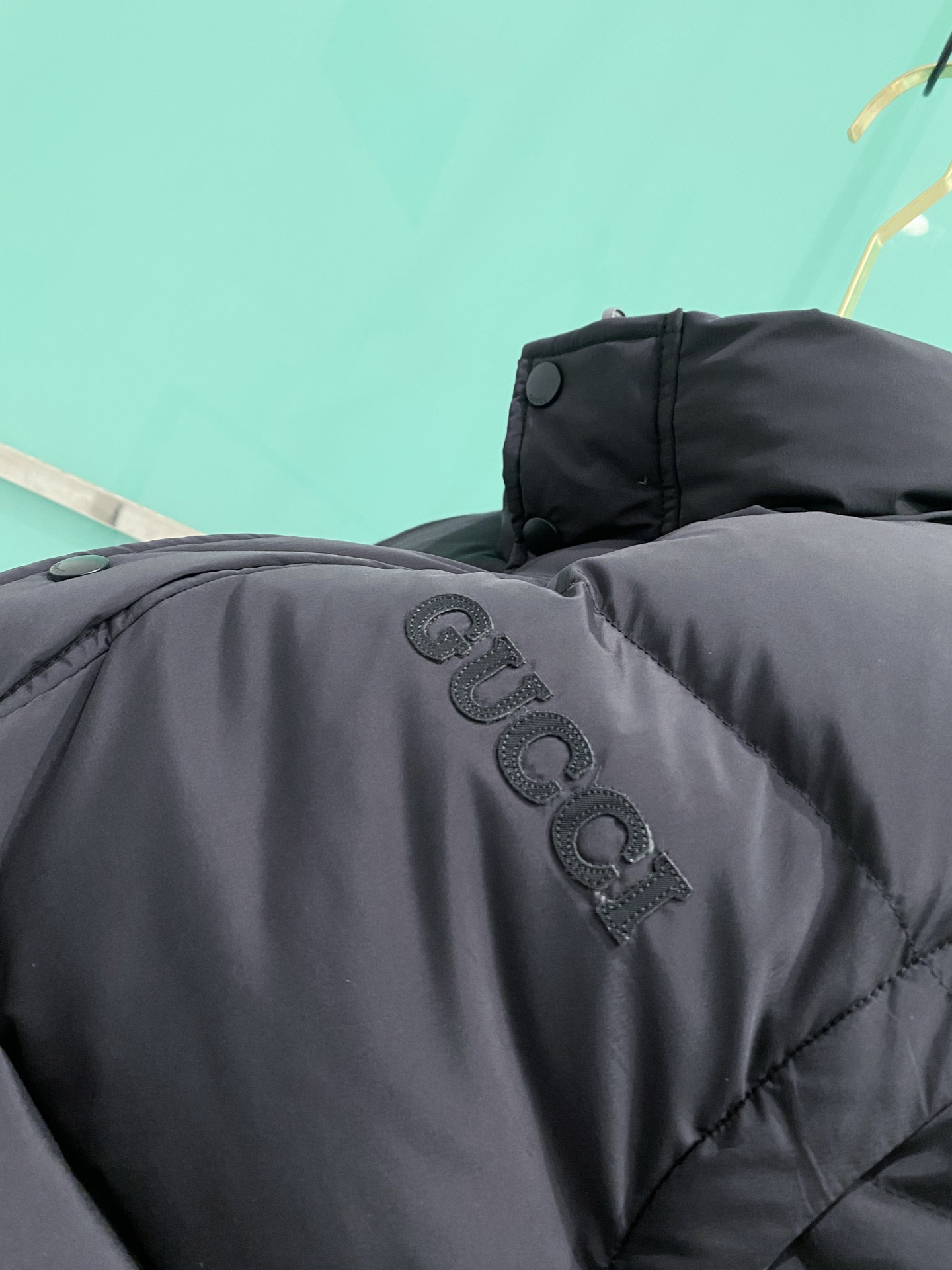 爆款羽绒服 双面穿袖子可拆卸 Gucci 古奇 2025新款羽绒服秀场新品，袖子可拆卸，一衣四穿。品相非