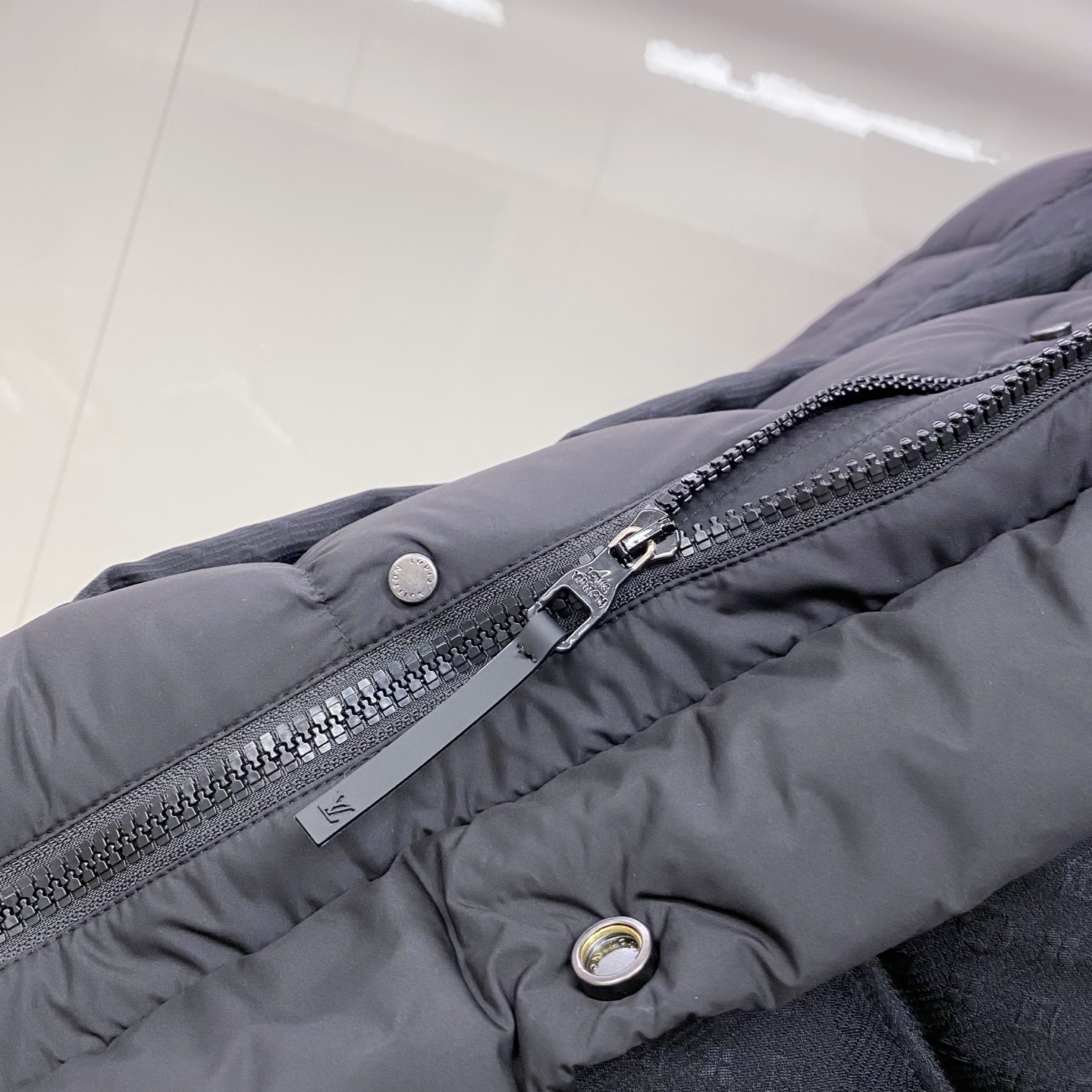 特级羽绒⬆️Louis Vuitton Lv3033 硅胶字母肩章,阶梯拼接MONOGRAM老花立体浮雕