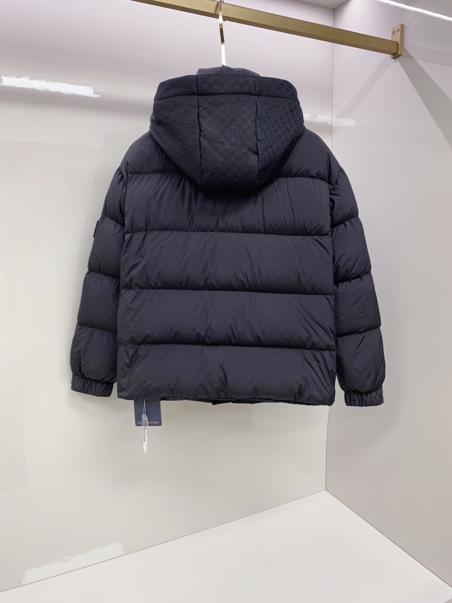 特级羽绒⬆️Louis Vuitton Lv3033 硅胶字母肩章,阶梯拼接MONOGRAM老花立体浮雕