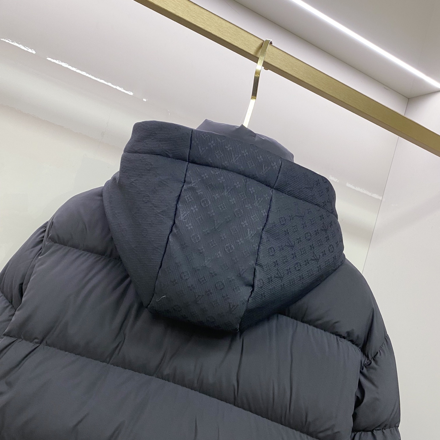 特级羽绒⬆️Louis Vuitton Lv3033 硅胶字母肩章,阶梯拼接MONOGRAM老花立体浮雕