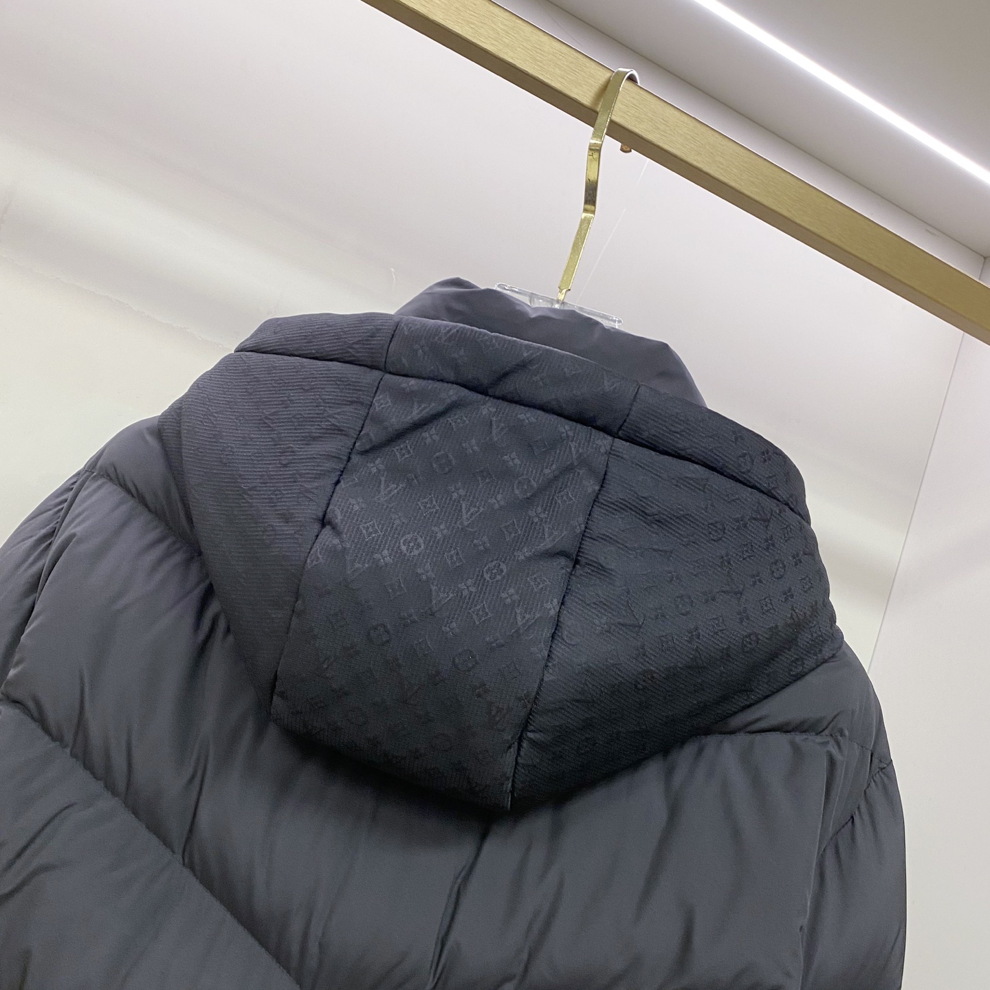 LV爆款🔥🔥🔥独家爆款2025秋冬新款🆕羽绒服 原版1:1订制五金配件全进口原版定制 欢迎专柜对比 绝对