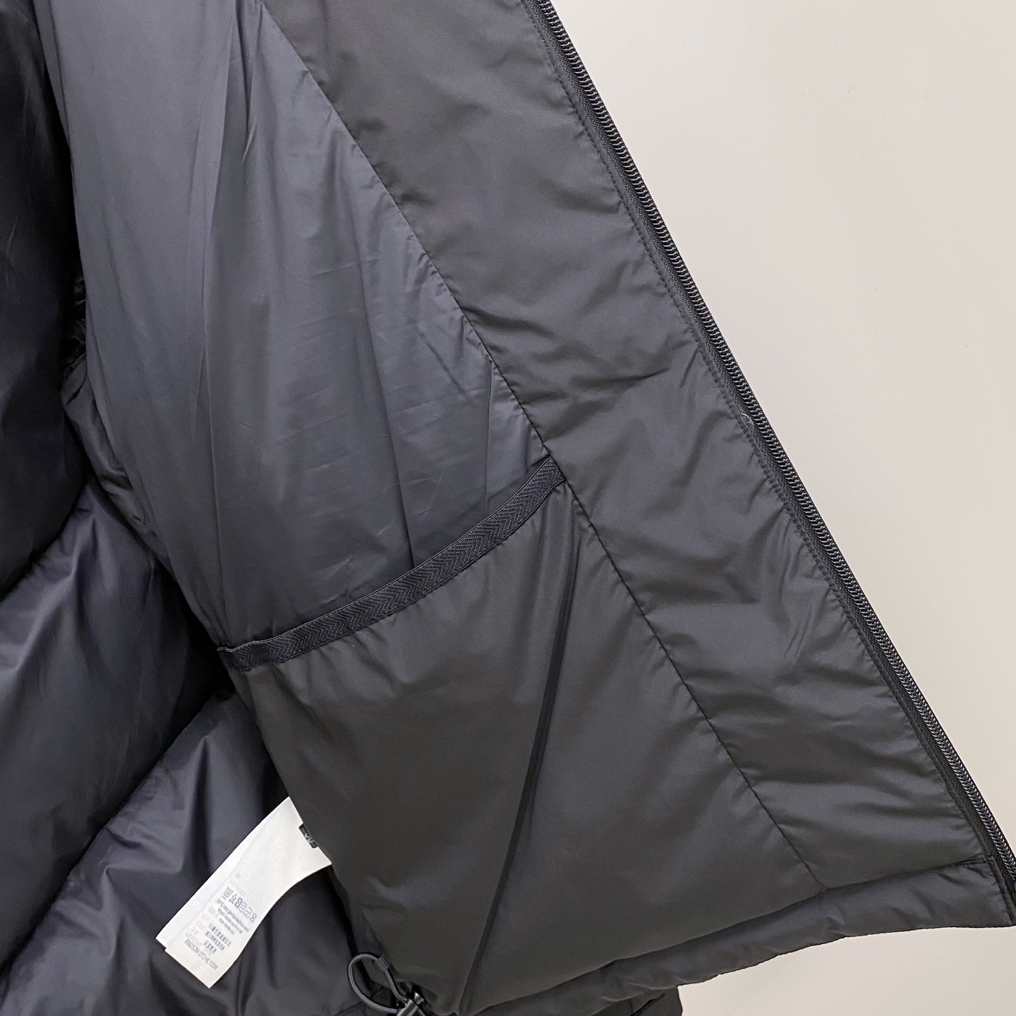 LV爆款🔥🔥🔥独家爆款2025秋冬新款🆕羽绒服 原版1:1订制五金配件全进口原版定制 欢迎专柜对比 绝对