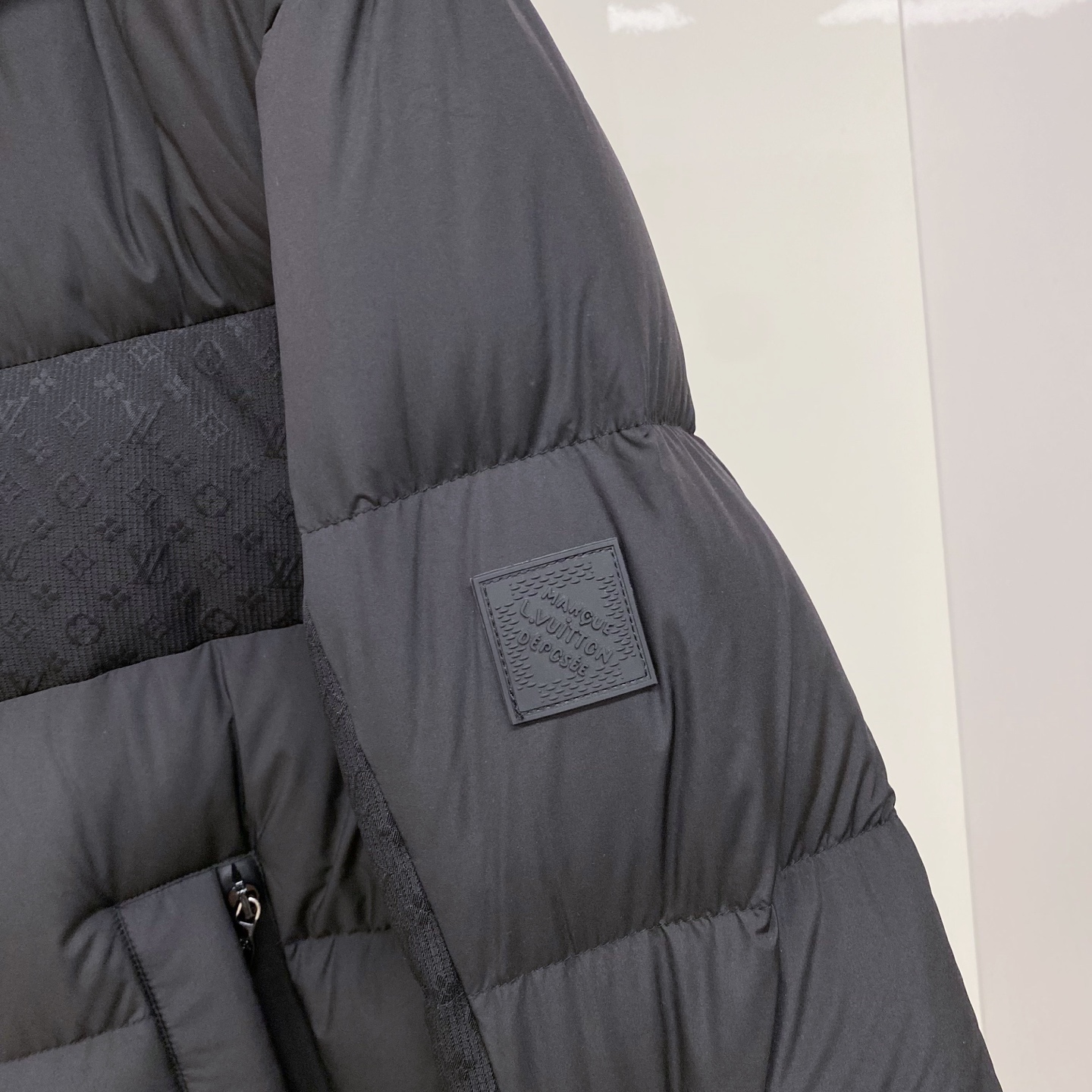 LV爆款🔥🔥🔥独家爆款2025秋冬新款🆕羽绒服 原版1:1订制五金配件全进口原版定制 欢迎专柜对比 绝对