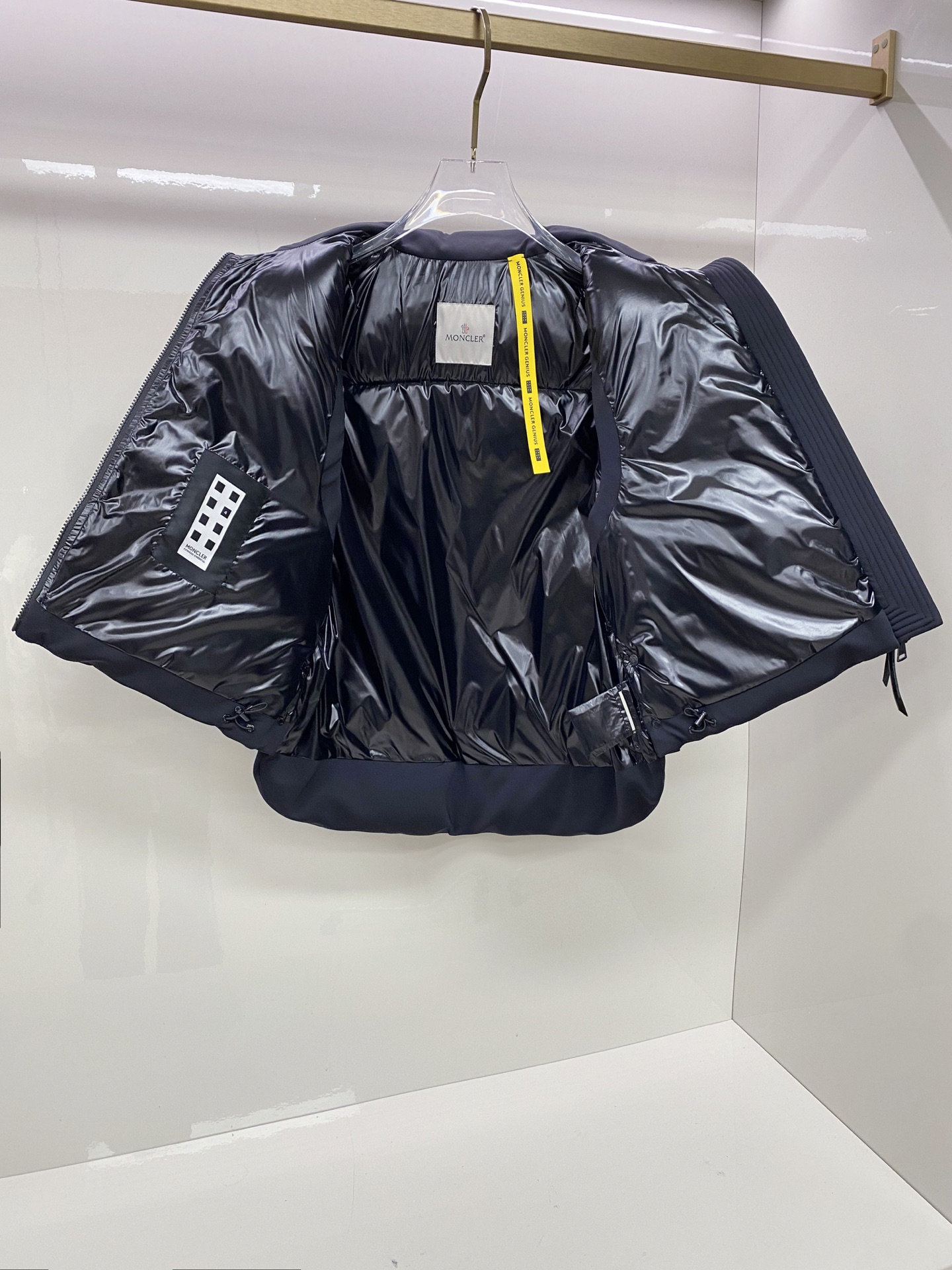 特级羽绒⬆️蒙口羽绒服Moncler x EE72 by Edward Enninful Otis羽绒背