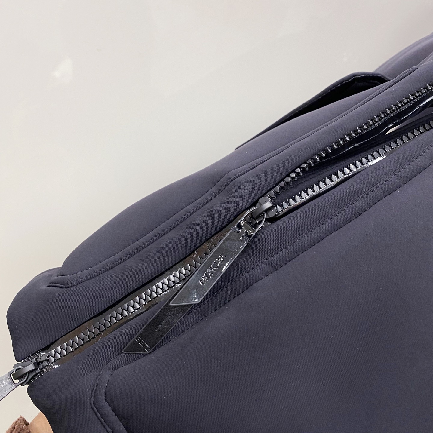 特级羽绒⬆️蒙口羽绒服Moncler x EE72 by Edward Enninful Otis羽绒背