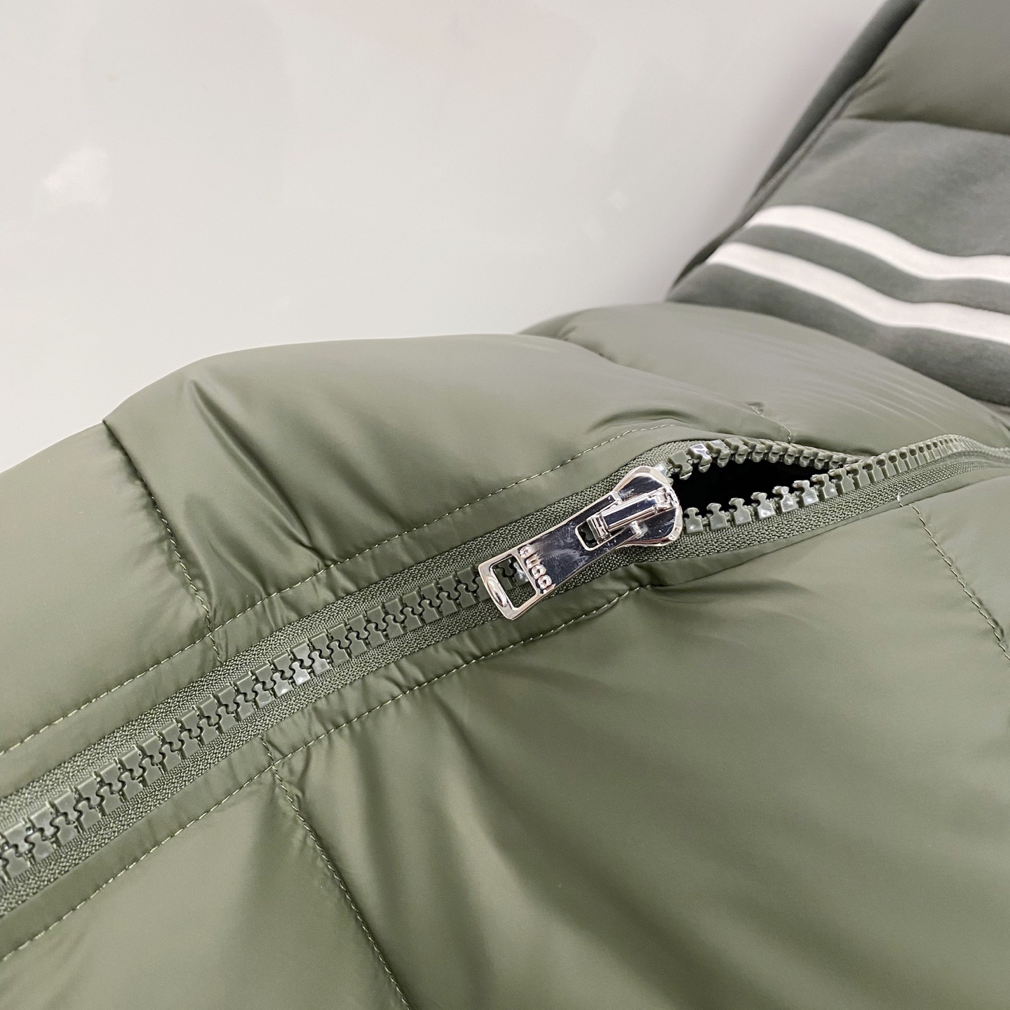 Gucci 古奇 羽绒服 2025最新款时尚设计师款夹克外套羽绒服处处细节显工艺足够的高级 结构性剪裁的