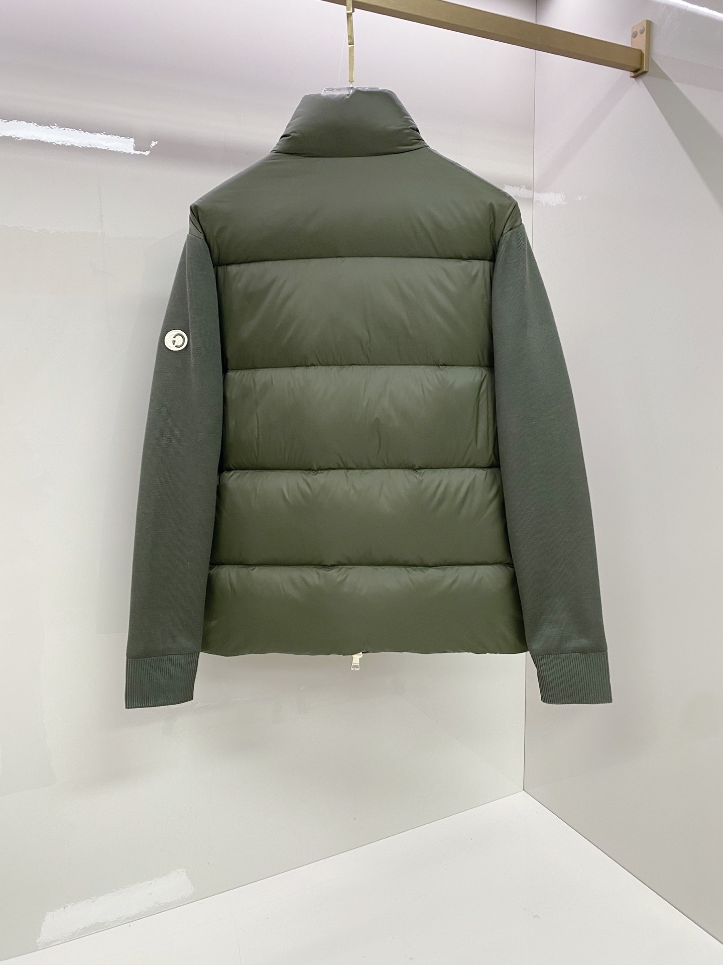 Gucci 古奇 羽绒服 2025最新款时尚设计师款夹克外套羽绒服处处细节显工艺足够的高级 结构性剪裁的