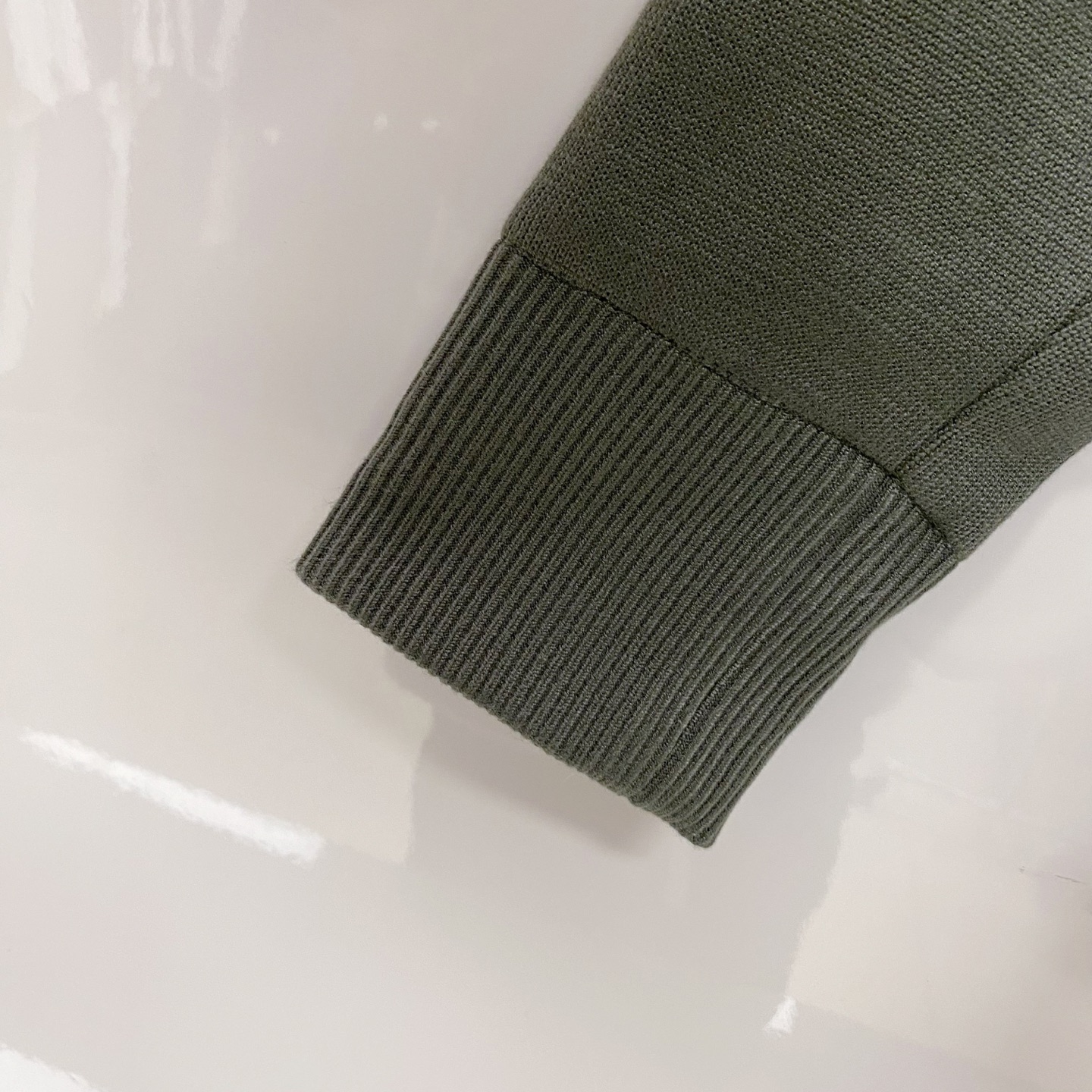 Gucci 古奇 羽绒服 2025最新款时尚设计师款夹克外套羽绒服处处细节显工艺足够的高级 结构性剪裁的