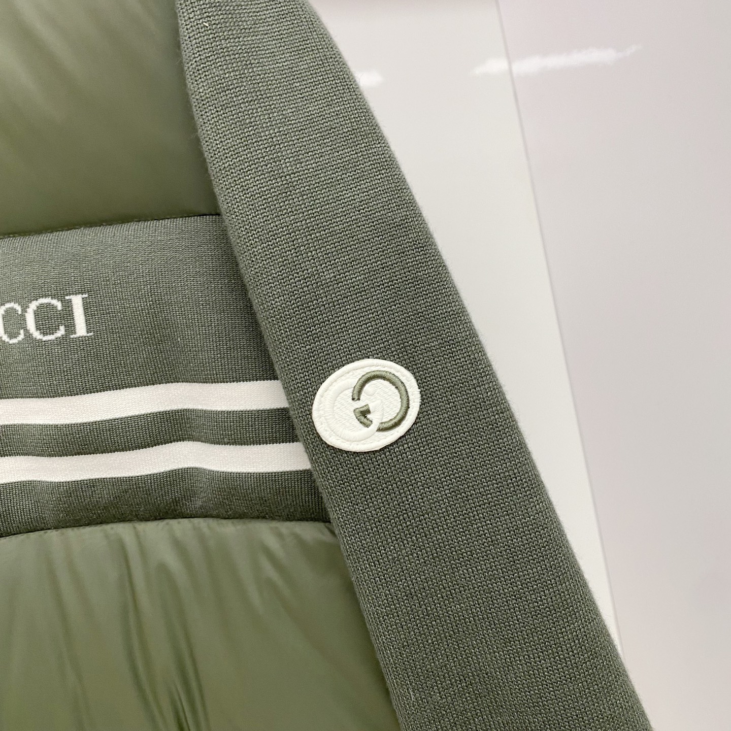 Gucci 古奇 羽绒服 2025最新款时尚设计师款夹克外套羽绒服处处细节显工艺足够的高级 结构性剪裁的