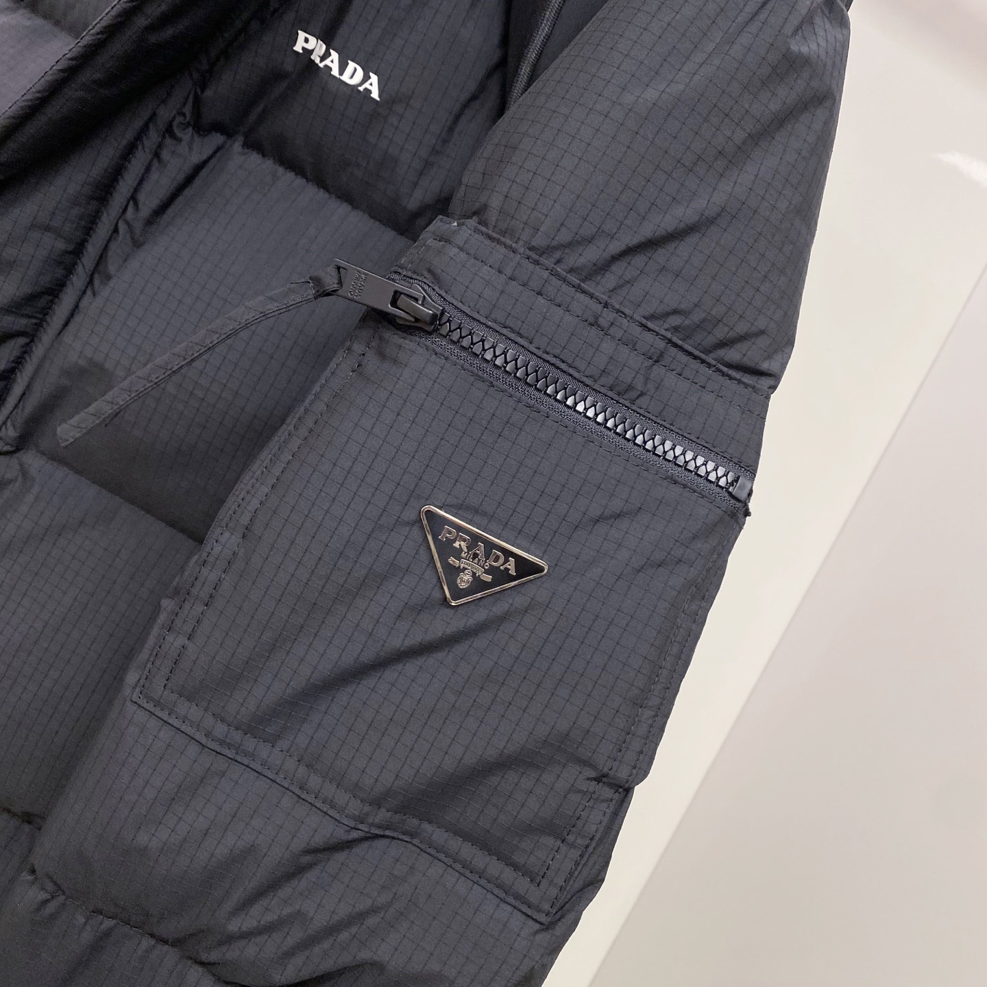 普拉达 羽绒服🆕*2025秋冬羽绒新品｜PRA可拆卸衣袖，一衣两穿，重塑冬日型格精选9010高品质大朵白