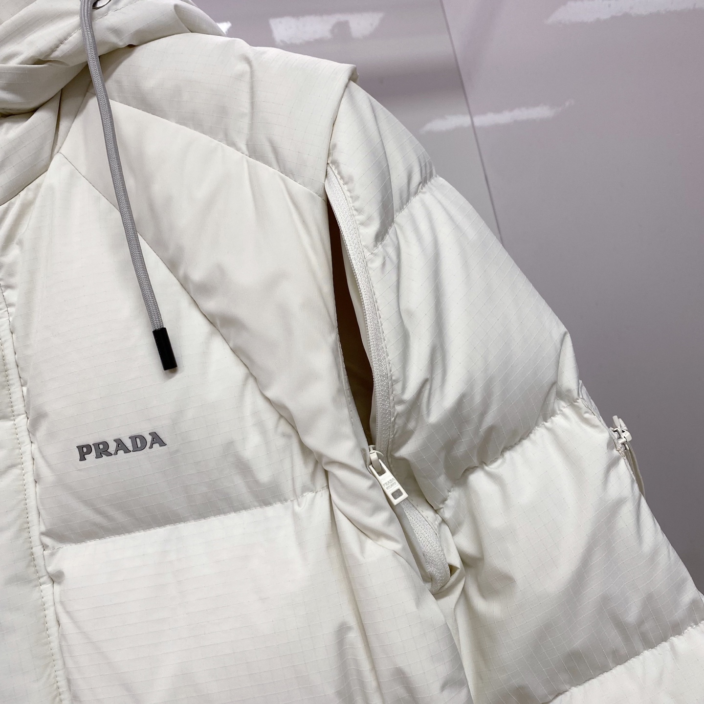 普拉达 羽绒服🆕*2025秋冬羽绒新品｜PRA可拆卸衣袖，一衣两穿，重塑冬日型格精选9010高品质大朵白