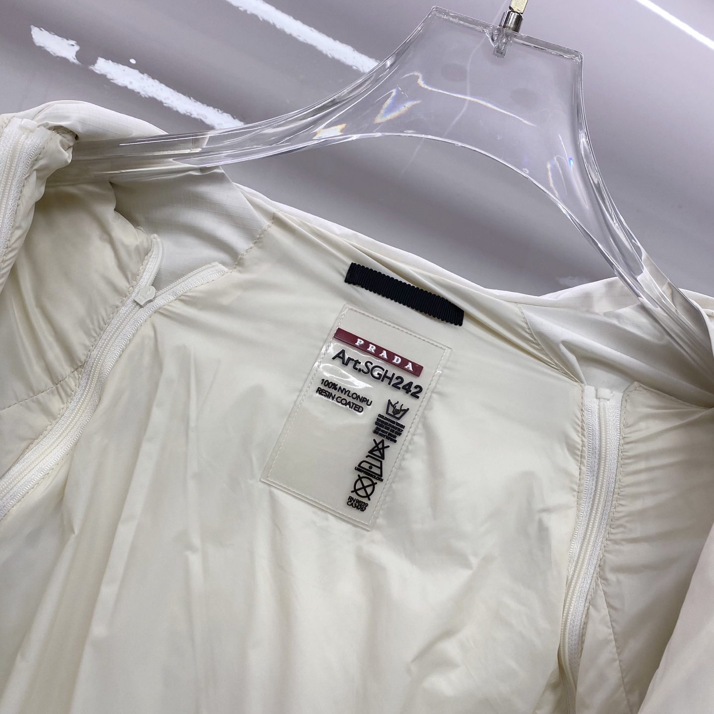 普拉达 羽绒服🆕*2025秋冬羽绒新品｜PRA可拆卸衣袖，一衣两穿，重塑冬日型格精选9010高品质大朵白
