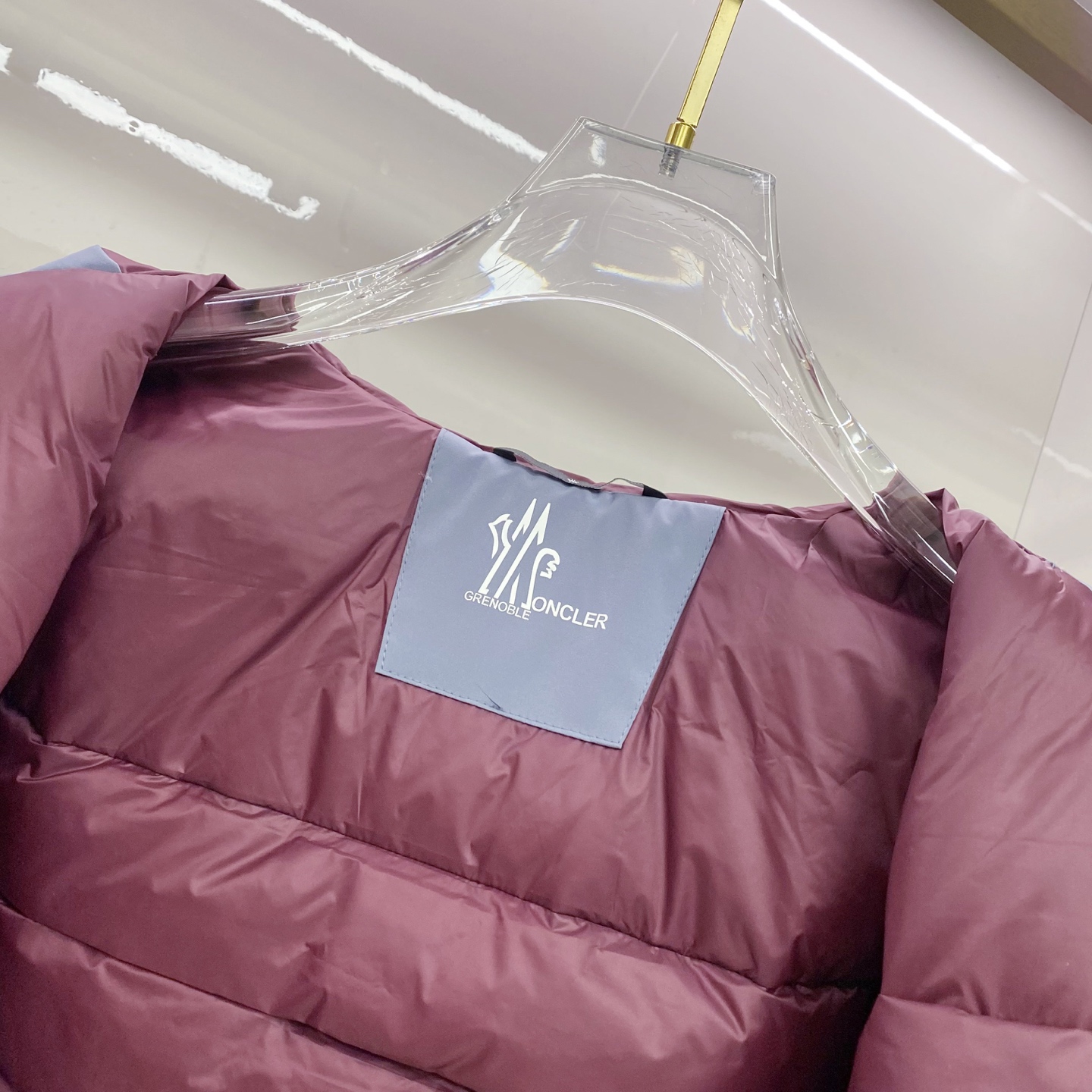 Moncler 羽绒服2025最新款时尚设计师款羽绒外套.处处细节显工艺足够的高级 结构性剪裁的设计改变