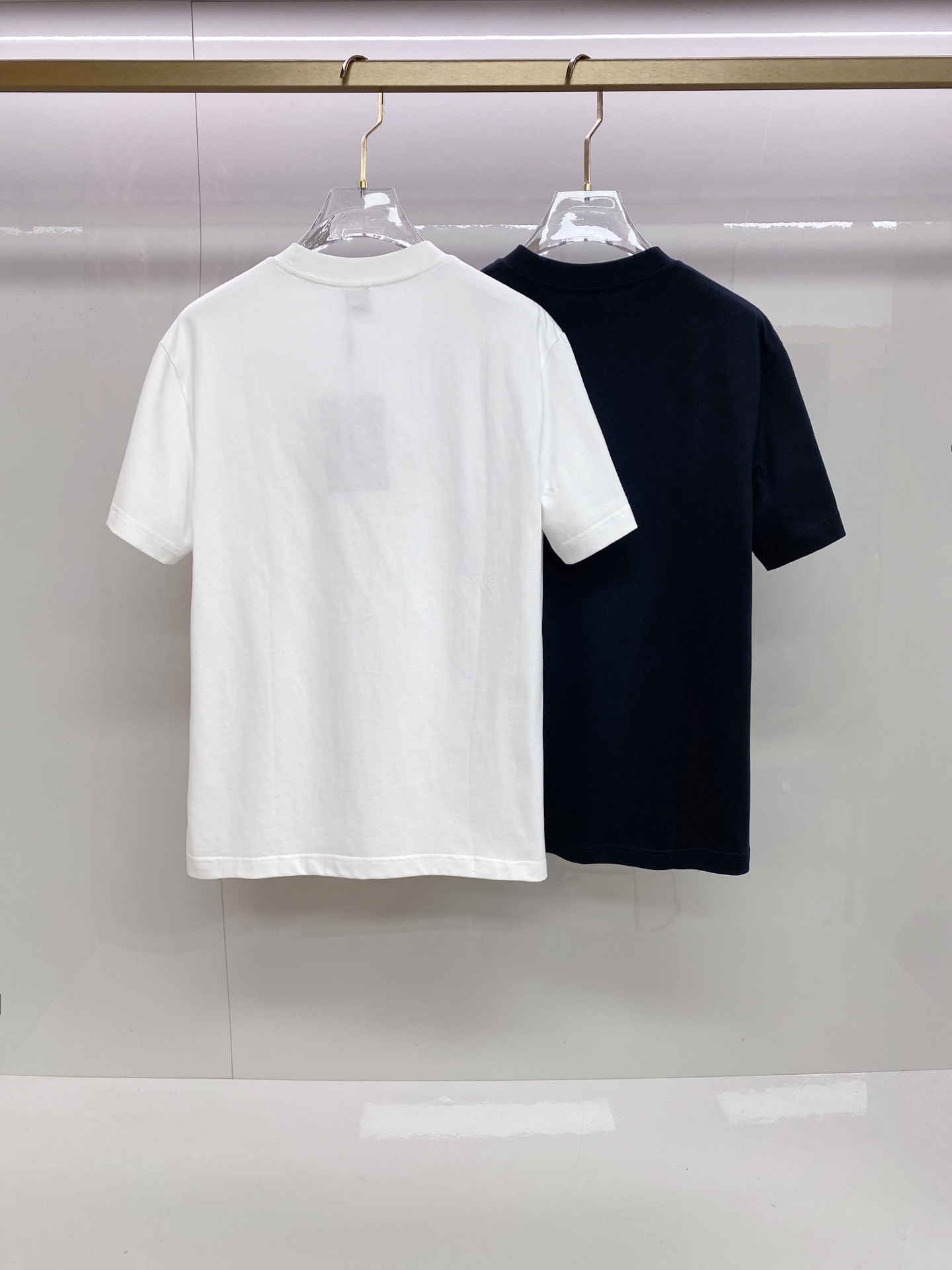 Burberry 巴宝莉 2026ss 春夏新款首发专柜最新款短袖圆领T恤 高端订制 设计前卫时尚！品牌