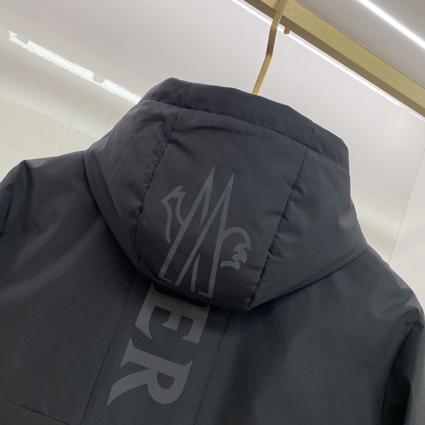 moncler 蒙口 高端推荐牛货 2025秋冬款男士原单羽绒服！贵族血统 蓬松感十足 御寒神器 高端顶