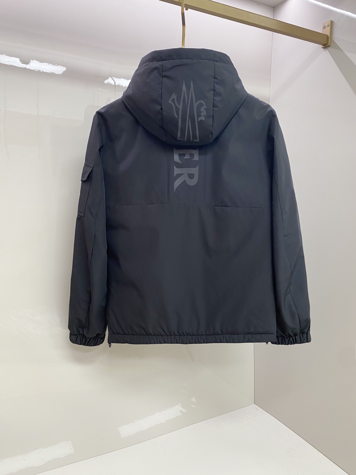 moncler 蒙口 高端推荐牛货 2025秋冬款男士原单羽绒服！贵族血统 蓬松感十足 御寒神器 高端顶