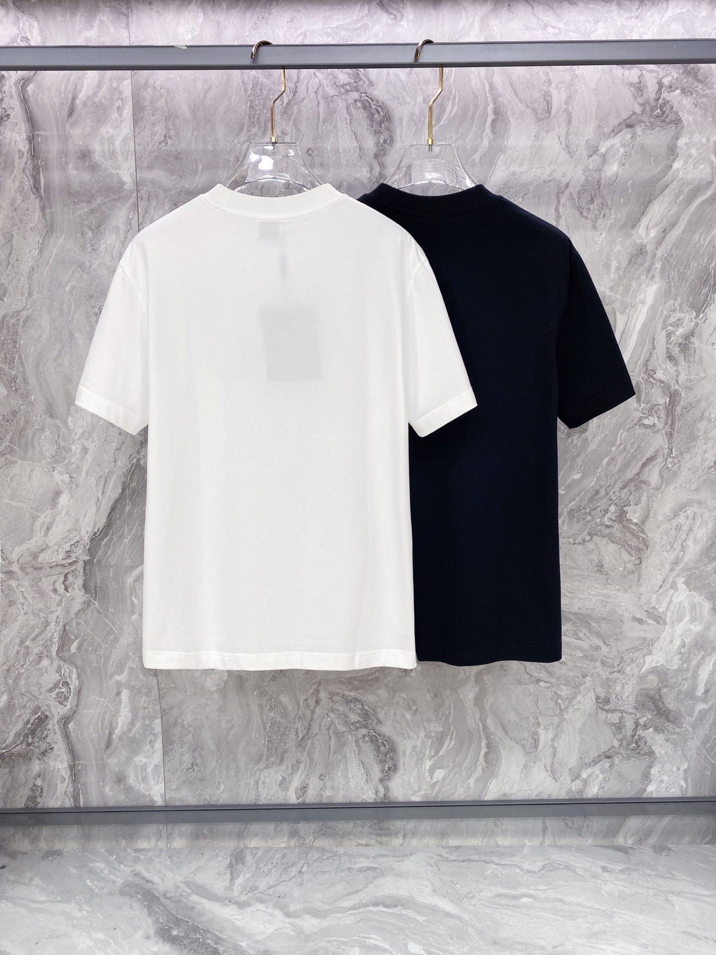 Burberry 巴宝莉 2026ss 春夏新款首发专柜最新款短袖圆领T恤 高端订制 设计前卫时尚！品牌