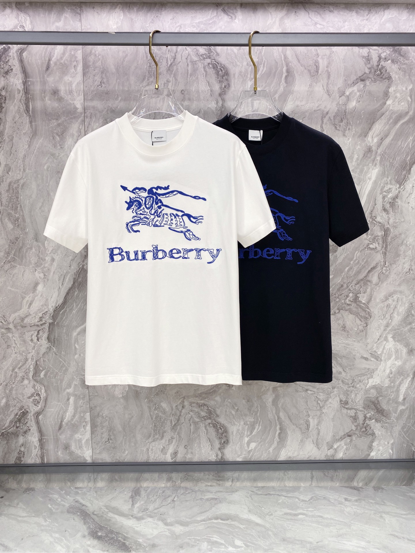 Burberry 巴宝莉 2026ss 春夏新款首发专柜最新款短袖圆领T恤 高端订制 设计前卫时尚！品牌