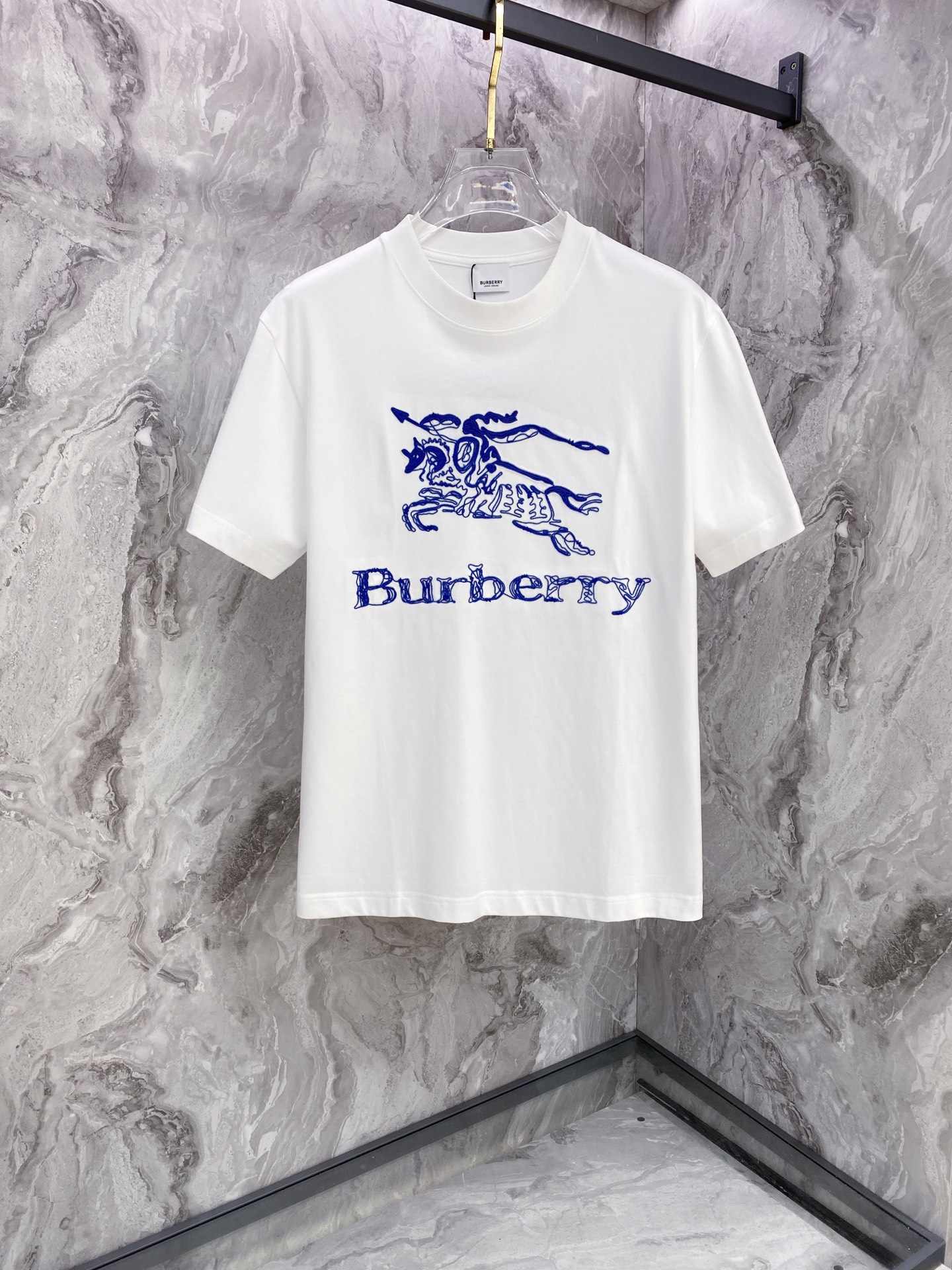 Burberry 巴宝莉 2026ss 春夏新款首发专柜最新款短袖圆领T恤 高端订制 设计前卫时尚！品牌
