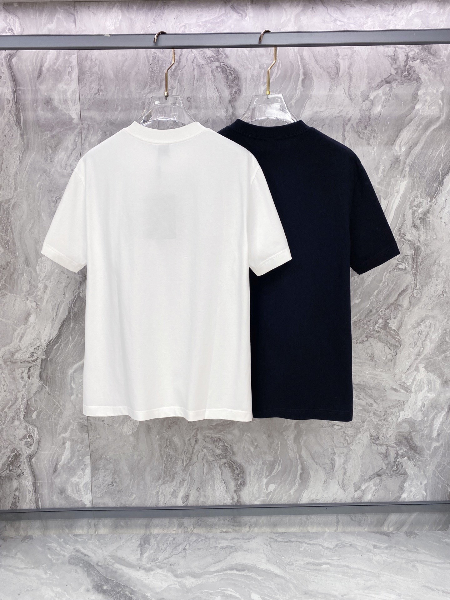 Burberry 巴宝莉 2026ss 春夏新款首发专柜最新款短袖圆领T恤 高端订制 设计前卫时尚！品牌