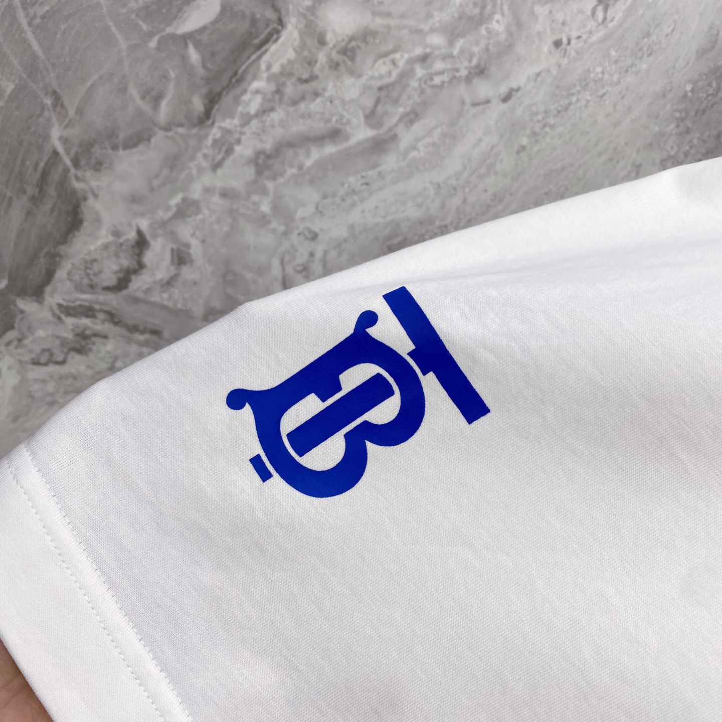 Burberry 巴宝莉 2026ss 春夏新款首发专柜最新款短袖圆领T恤 高端订制 设计前卫时尚！品牌