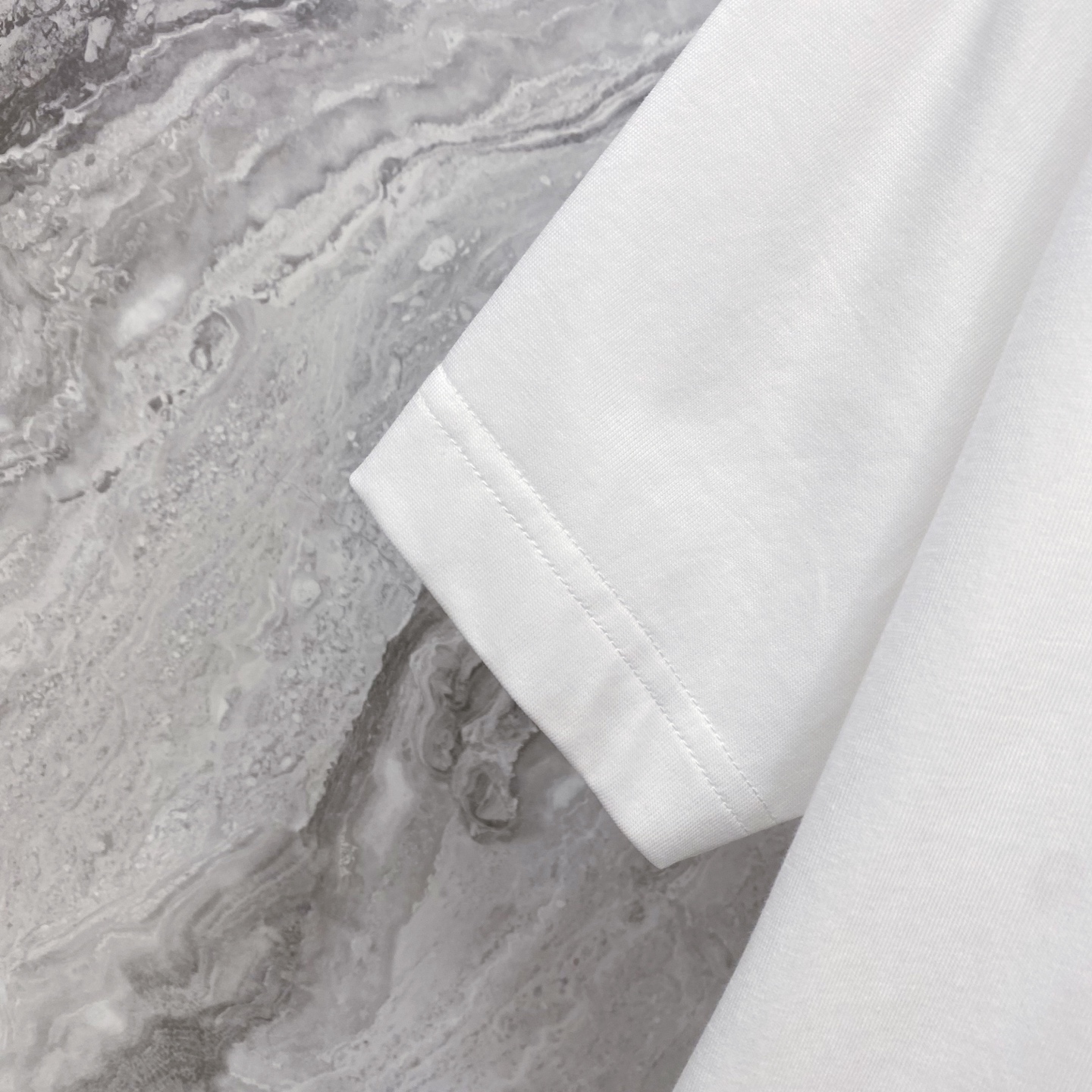 Burberry 巴宝莉 2026ss 春夏新款首发专柜最新款短袖圆领T恤 高端订制 设计前卫时尚！品牌