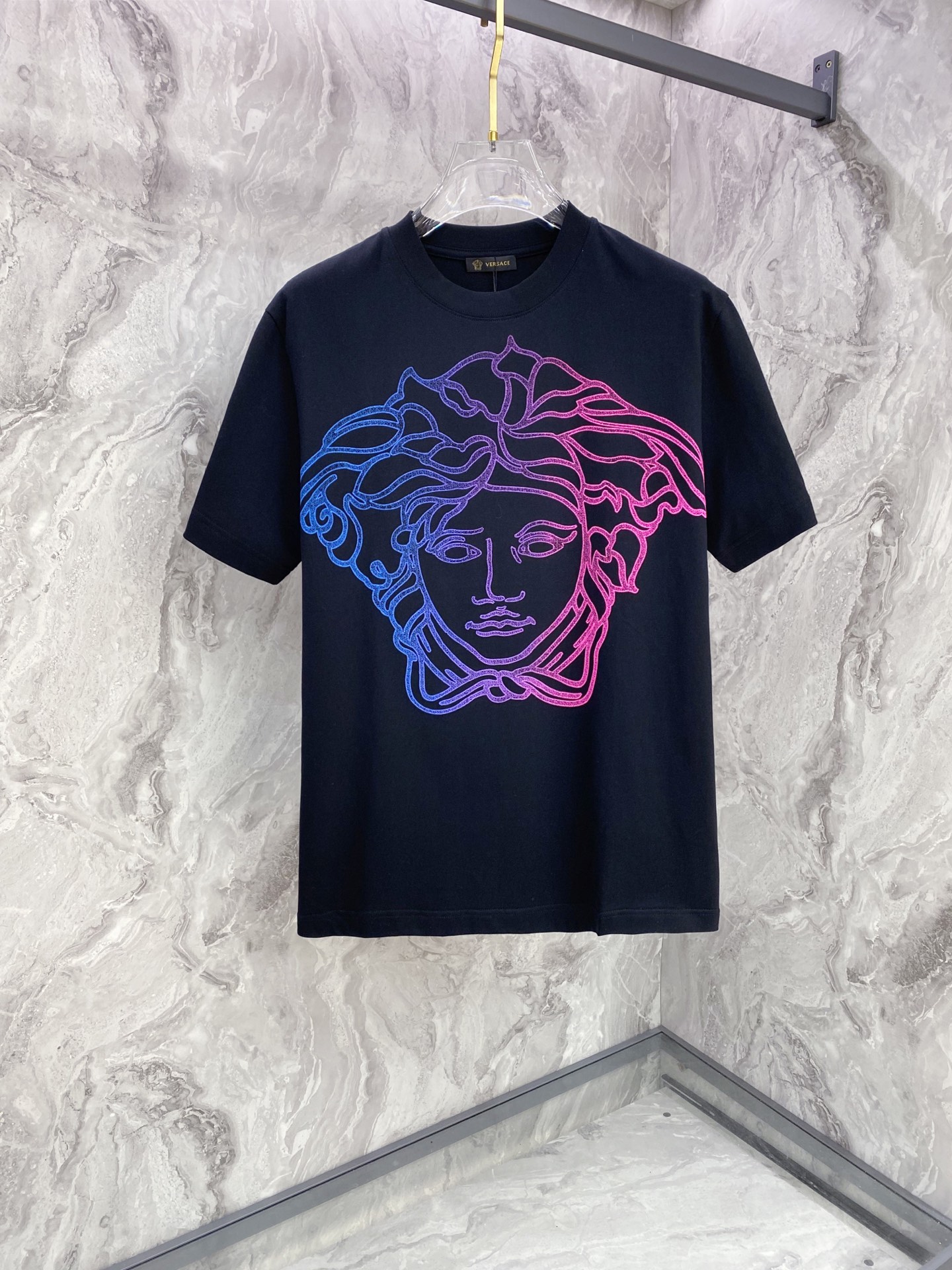 Versace 范思哲 2026ss 春夏新款首发专柜最新款短袖圆领T恤 高端订制 设计前卫时尚！品牌l