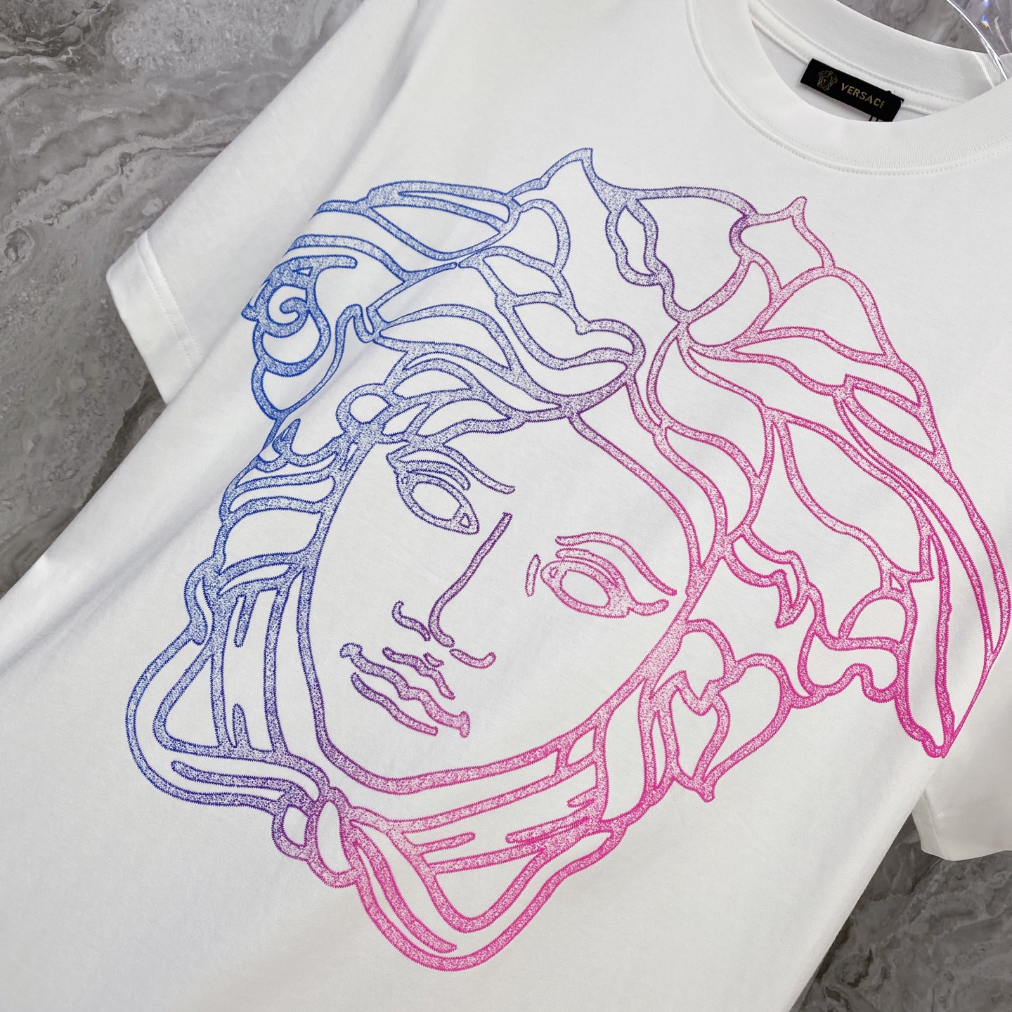 Versace 范思哲 2026ss 春夏新款首发专柜最新款短袖圆领T恤 高端订制 设计前卫时尚！品牌l