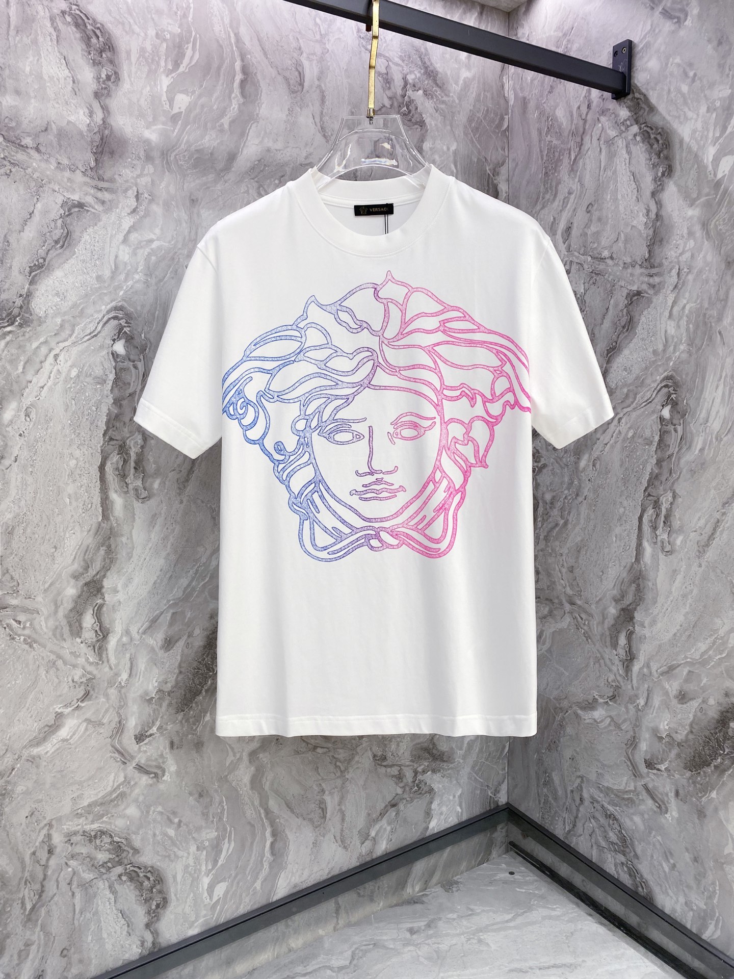 Versace 范思哲 2026ss 春夏新款首发专柜最新款短袖圆领T恤 高端订制 设计前卫时尚！品牌l