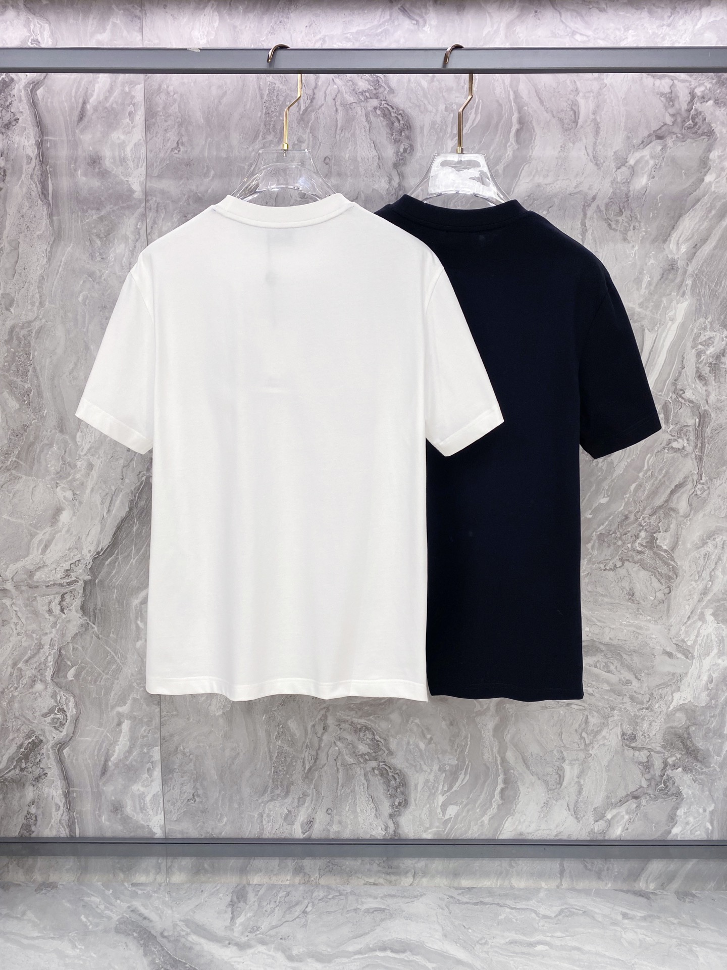 Moncler 蒙口 2026ss 春夏新款首发专柜最新款短袖圆领T恤 高端订制 设计前卫时尚！品牌lo