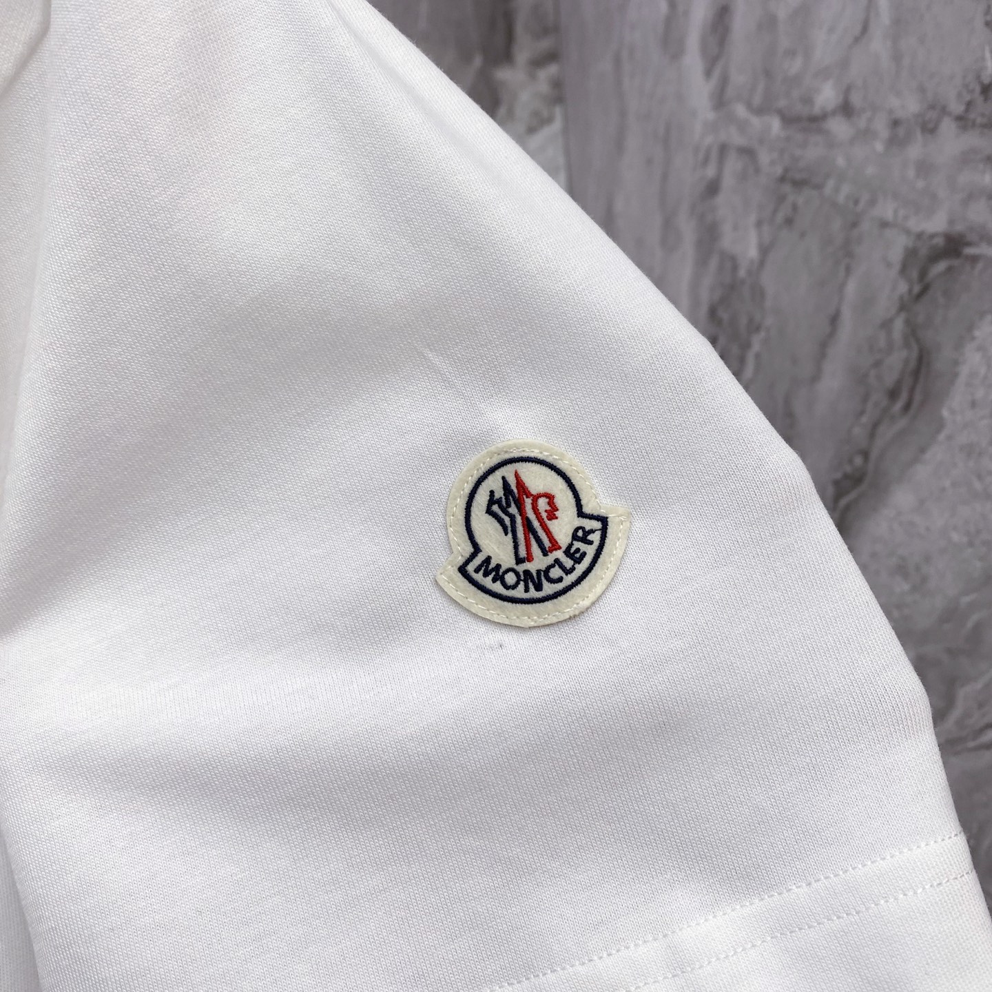 Moncler 蒙口 2026ss 春夏新款首发专柜最新款短袖圆领T恤 高端订制 设计前卫时尚！品牌lo