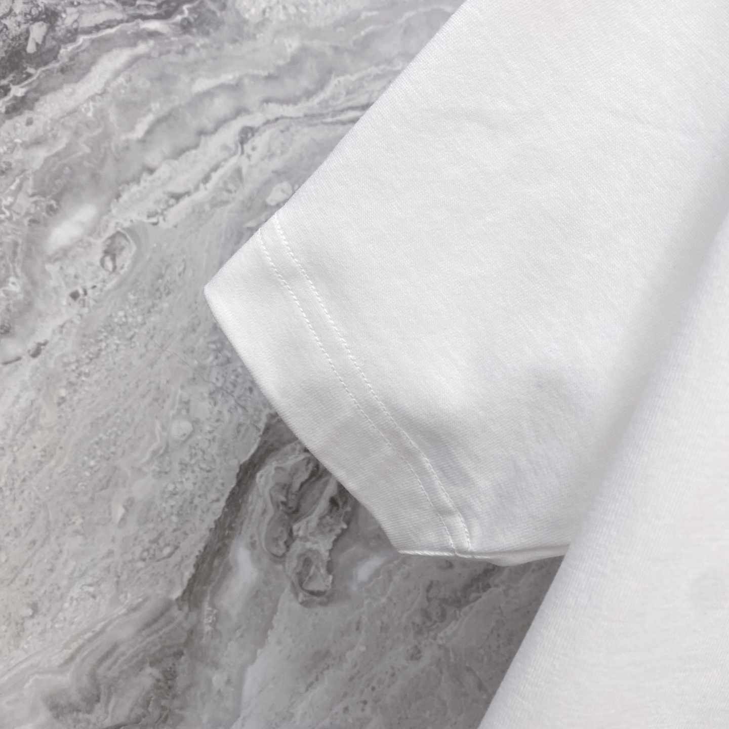 Moncler 蒙口 2026ss 春夏新款首发专柜最新款短袖圆领T恤 高端订制 设计前卫时尚！品牌lo