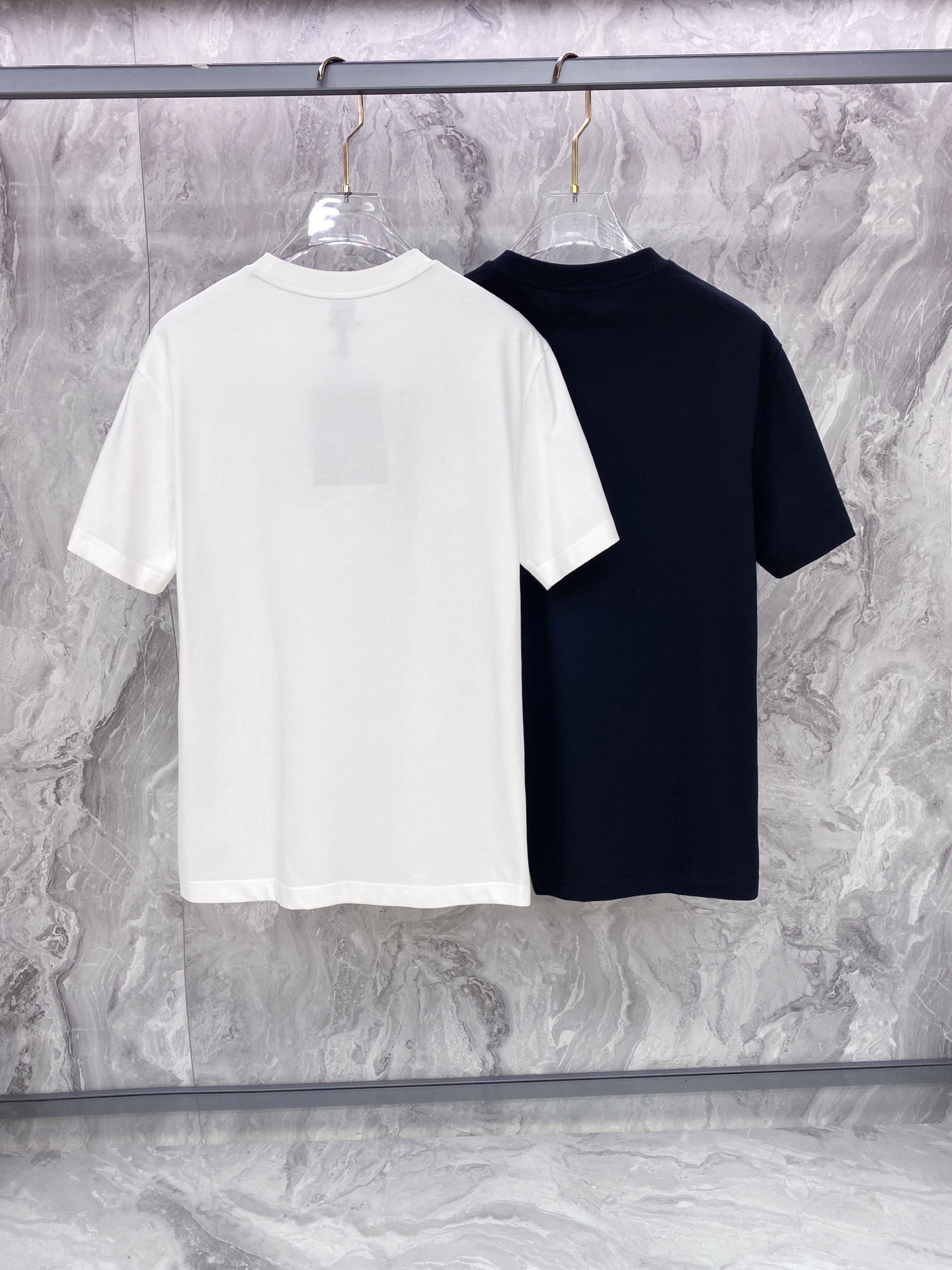 Burberry 巴宝莉 2026ss 春夏新款首发专柜最新款短袖圆领T恤 高端订制 设计前卫时尚！品牌