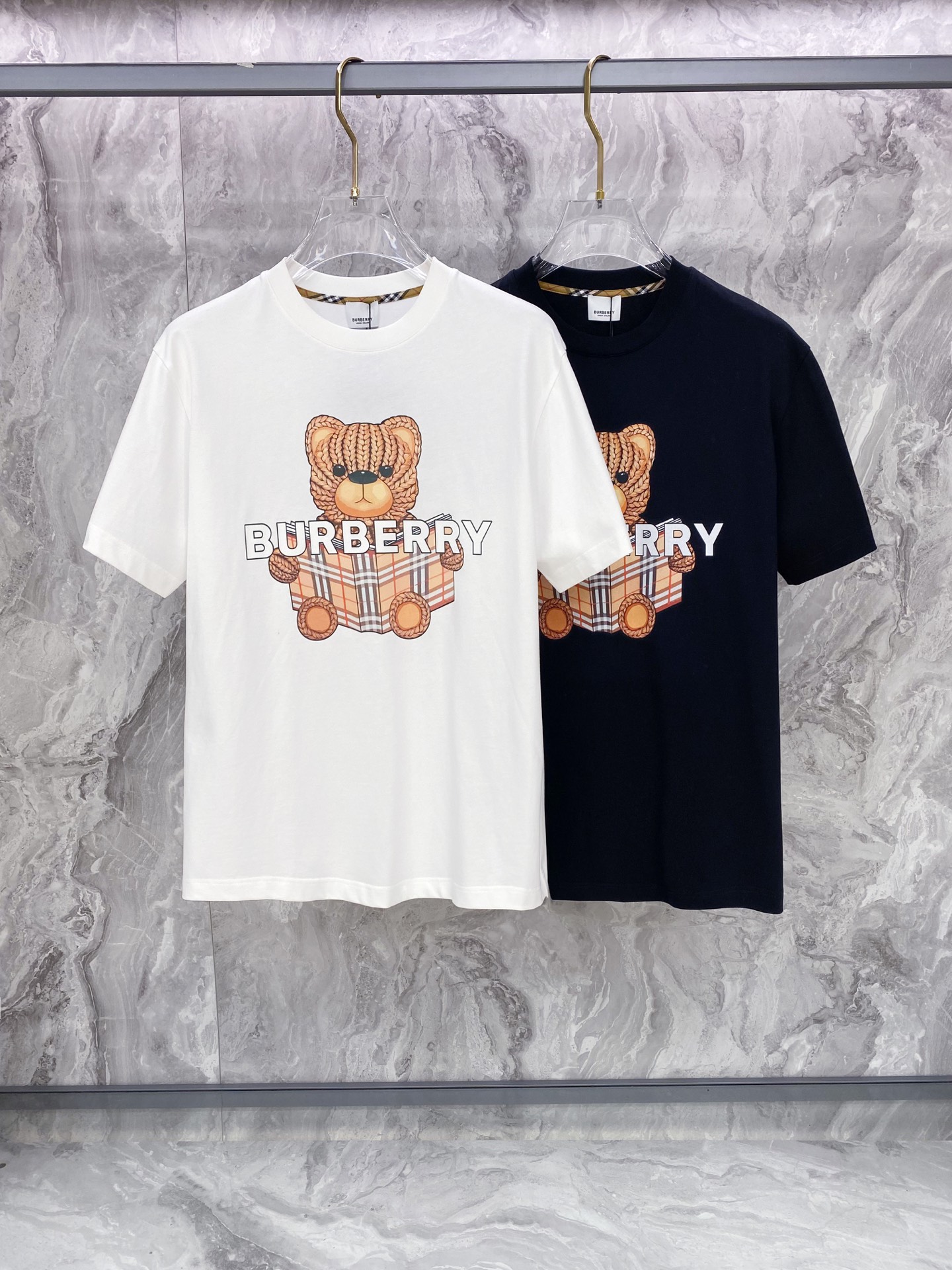 Burberry 巴宝莉 2026ss 春夏新款首发专柜最新款短袖圆领T恤 高端订制 设计前卫时尚！品牌