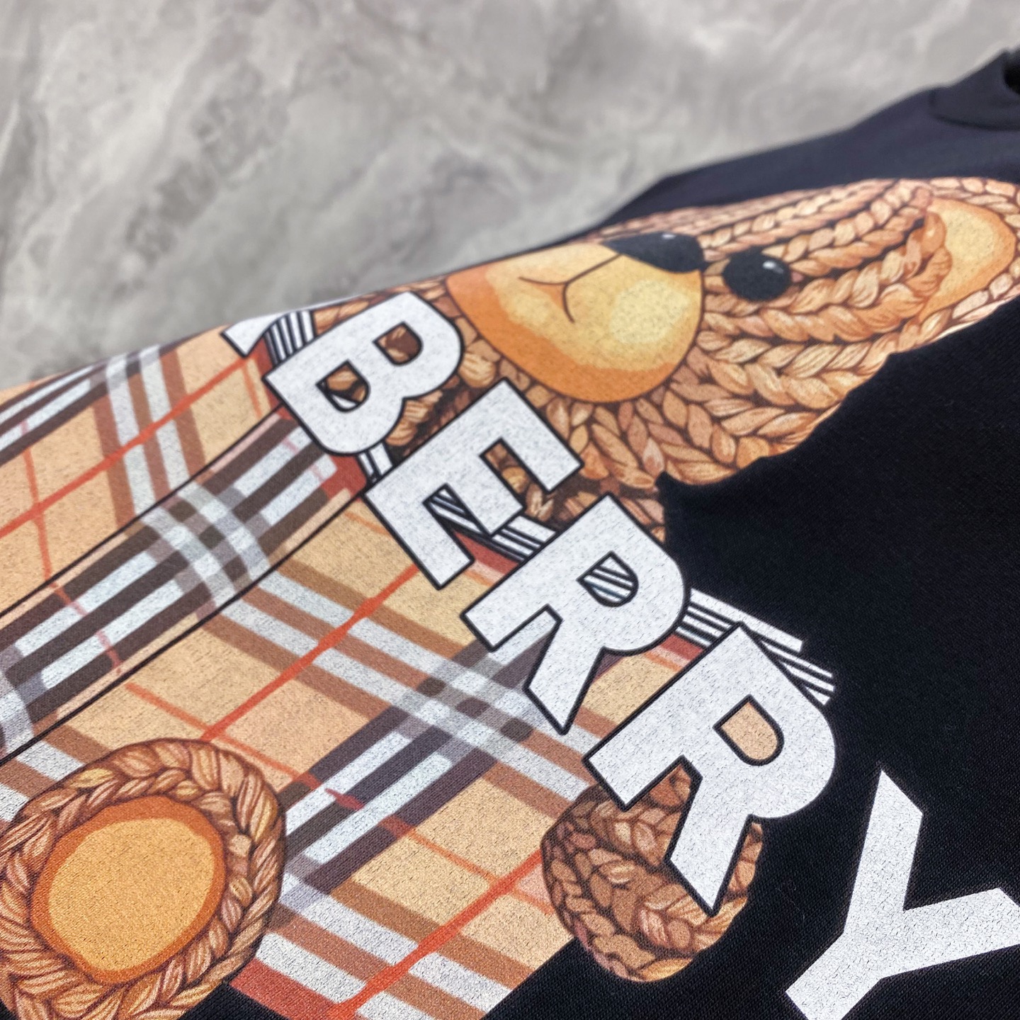 Burberry 巴宝莉 2026ss 春夏新款首发专柜最新款短袖圆领T恤 高端订制 设计前卫时尚！品牌