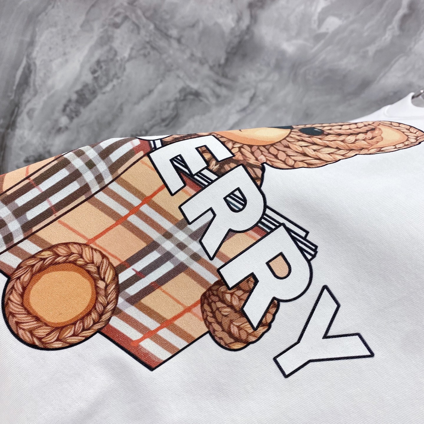 Burberry 巴宝莉 2026ss 春夏新款首发专柜最新款短袖圆领T恤 高端订制 设计前卫时尚！品牌