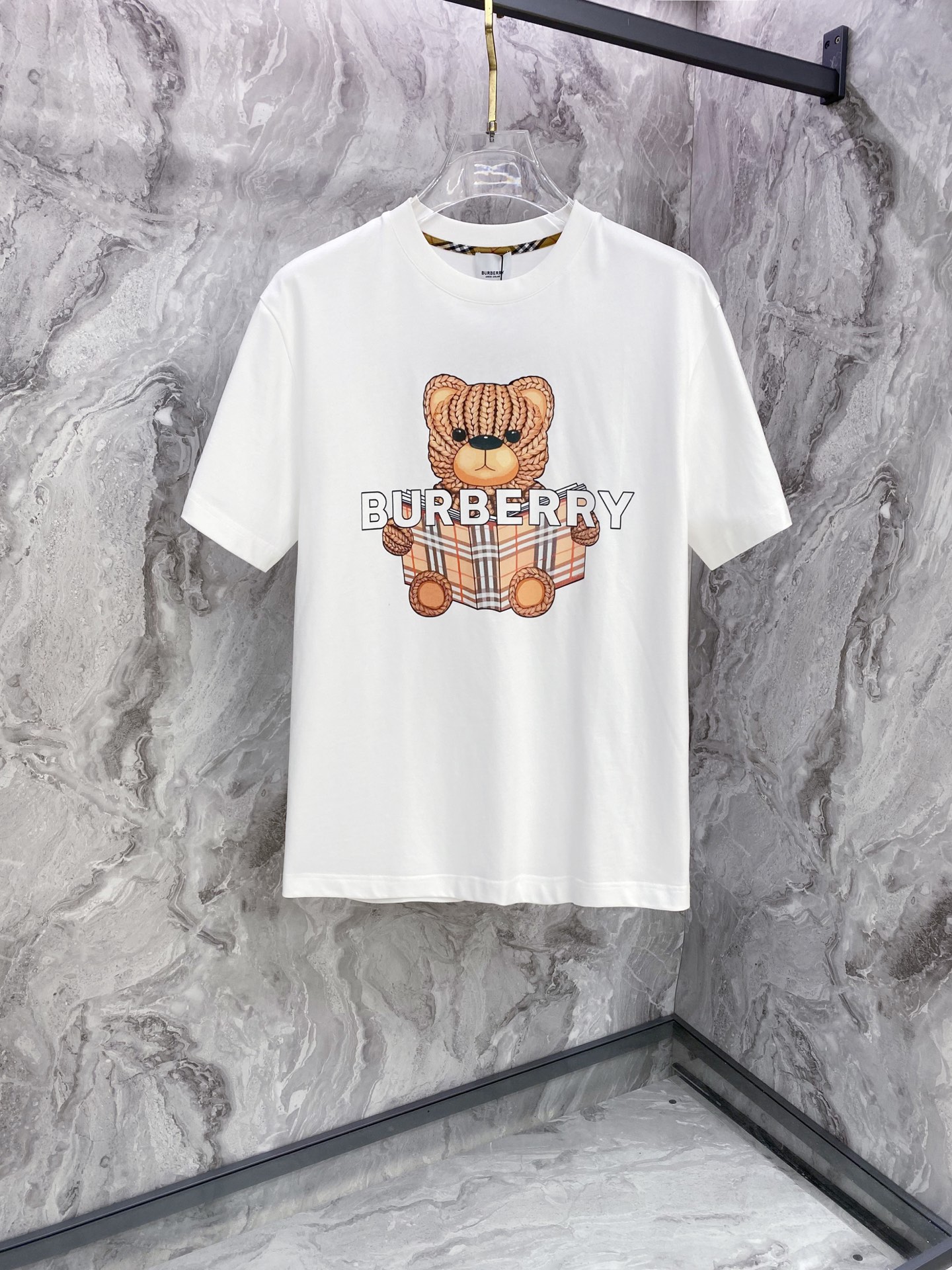 Burberry 巴宝莉 2026ss 春夏新款首发专柜最新款短袖圆领T恤 高端订制 设计前卫时尚！品牌