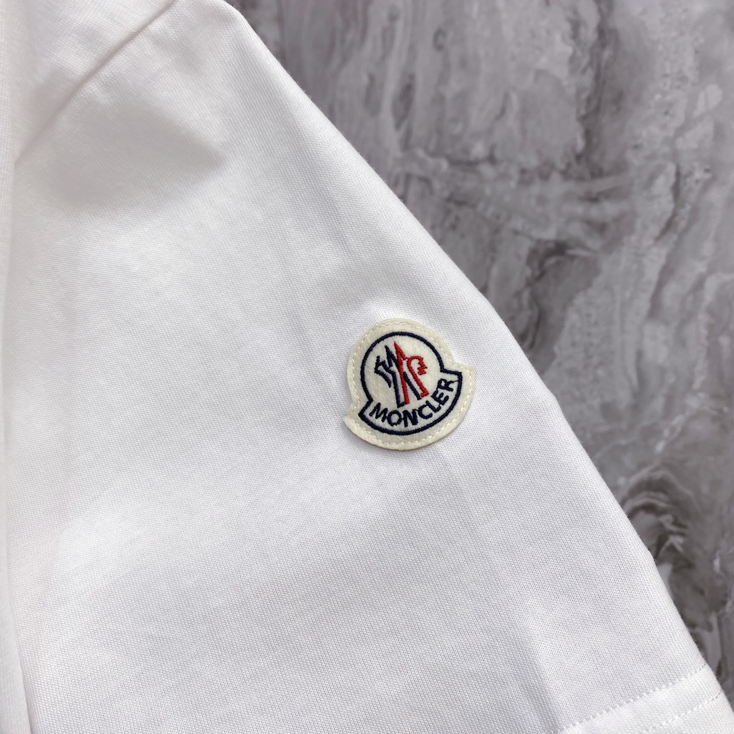 Moncler 蒙口 2026ss 春夏新款首发专柜最新款短袖圆领T恤 高端订制 设计前卫时尚！品牌lo