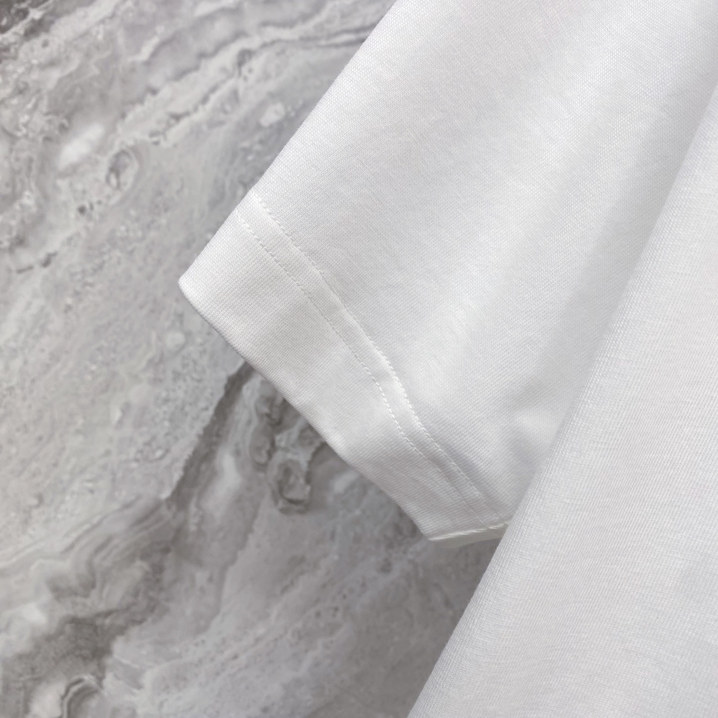 Moncler 蒙口 2026ss 春夏新款首发专柜最新款短袖圆领T恤 高端订制 设计前卫时尚！品牌lo